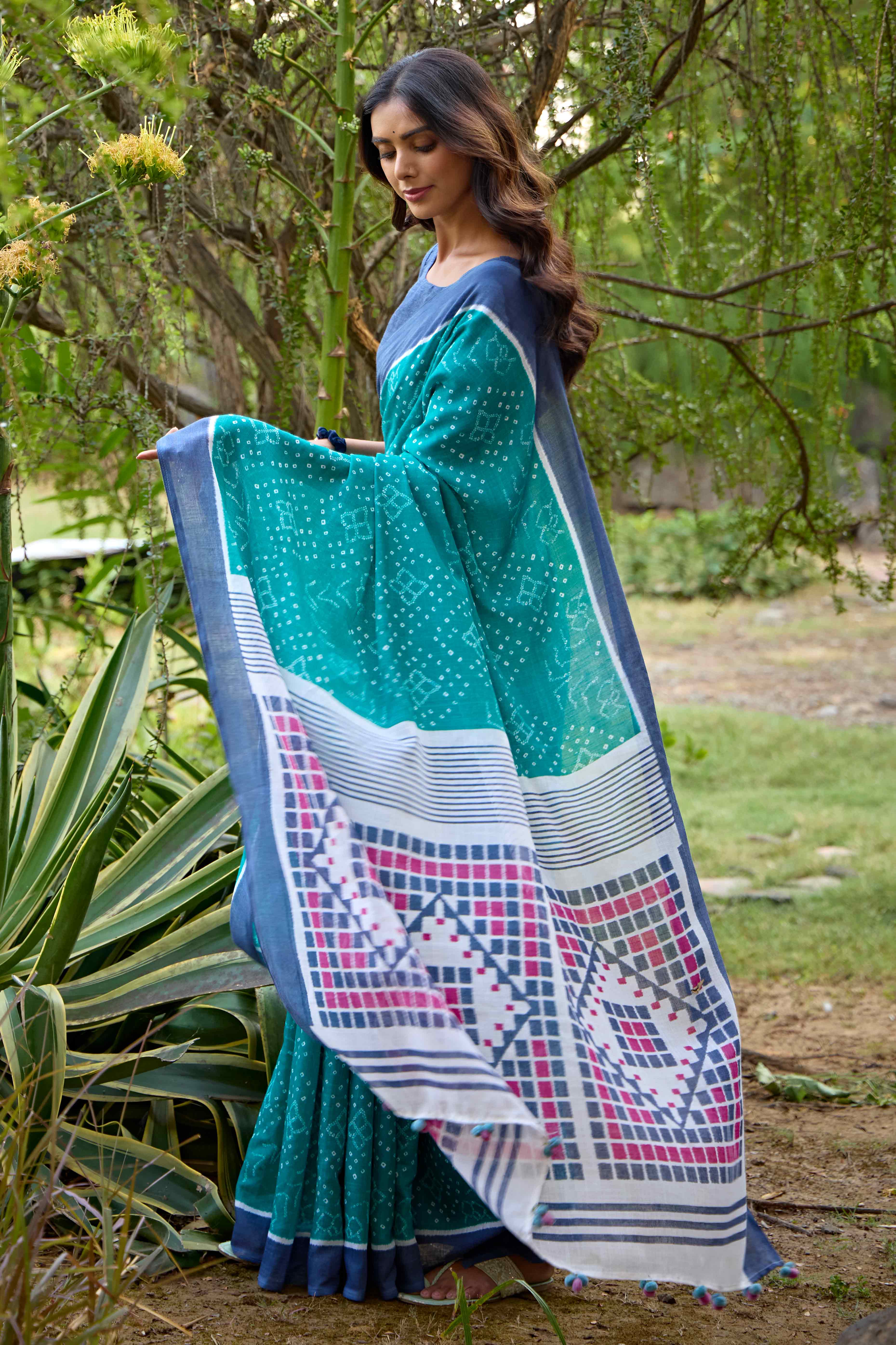 Rama Green Bandhani Printed Linen Saree