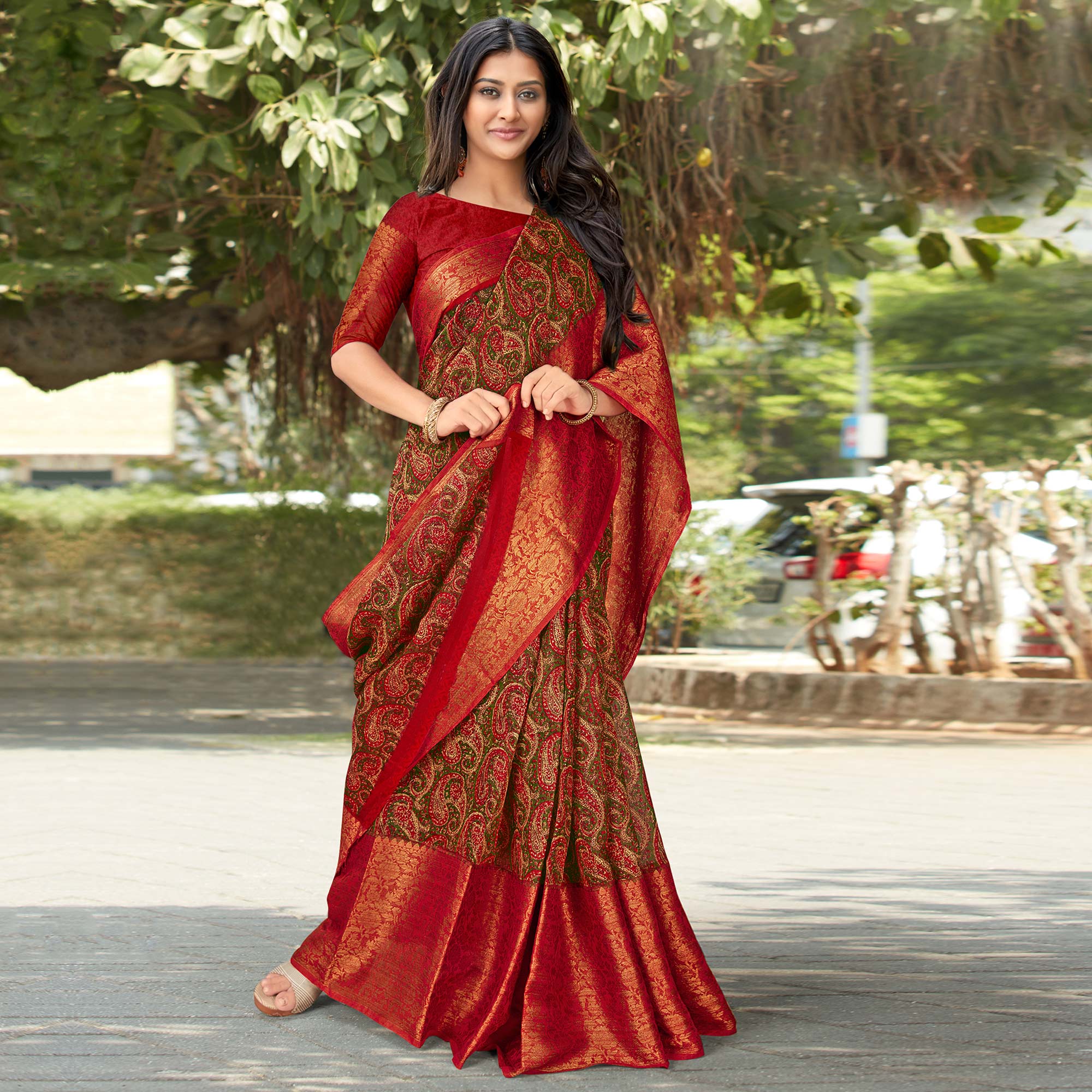 Green & Red Printed With Woven Border Pure Cotton Saree