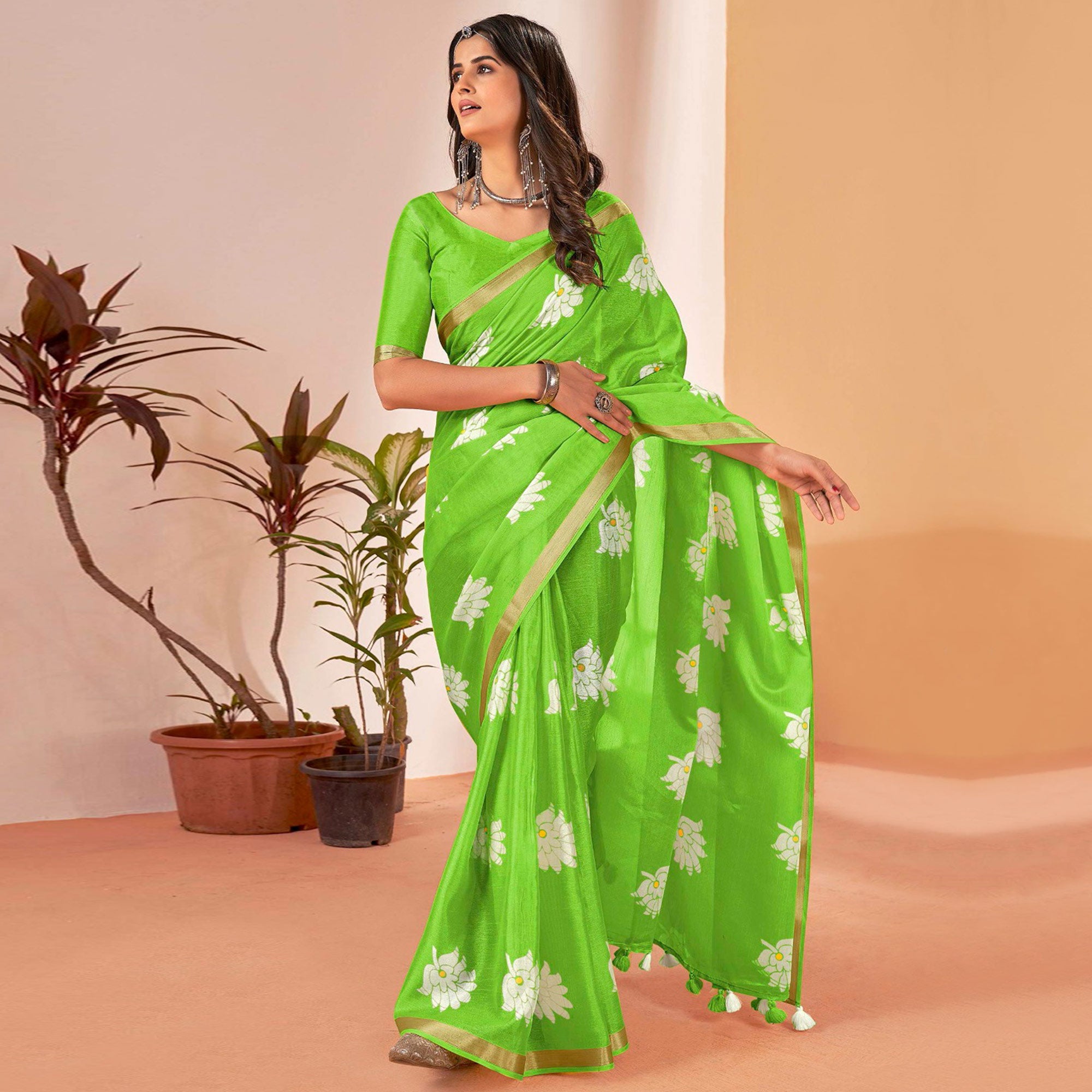 Green Floral Printed Cotton Blend Saree With Tassels