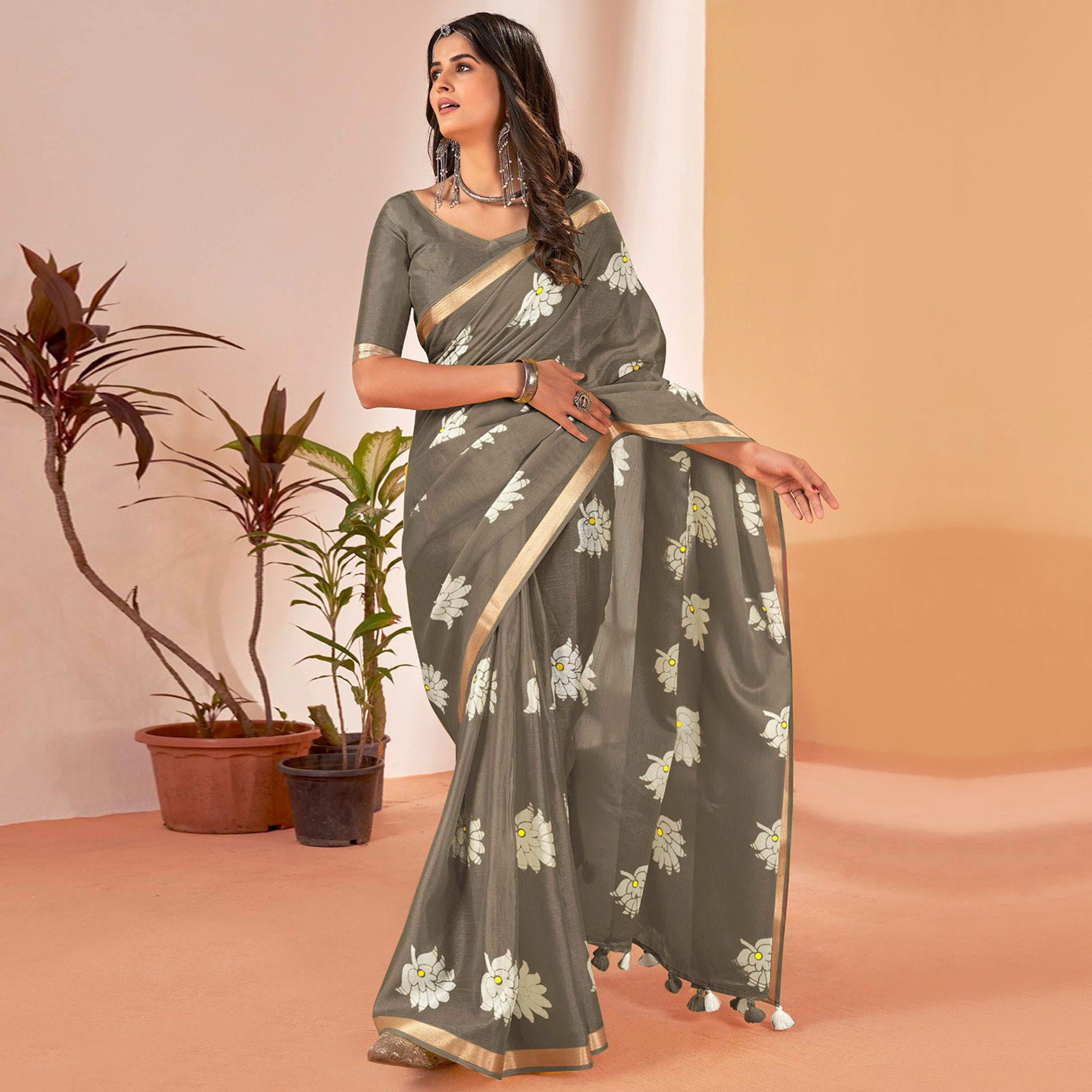 Grey Floral Printed Cotton Blend Saree With Tassels