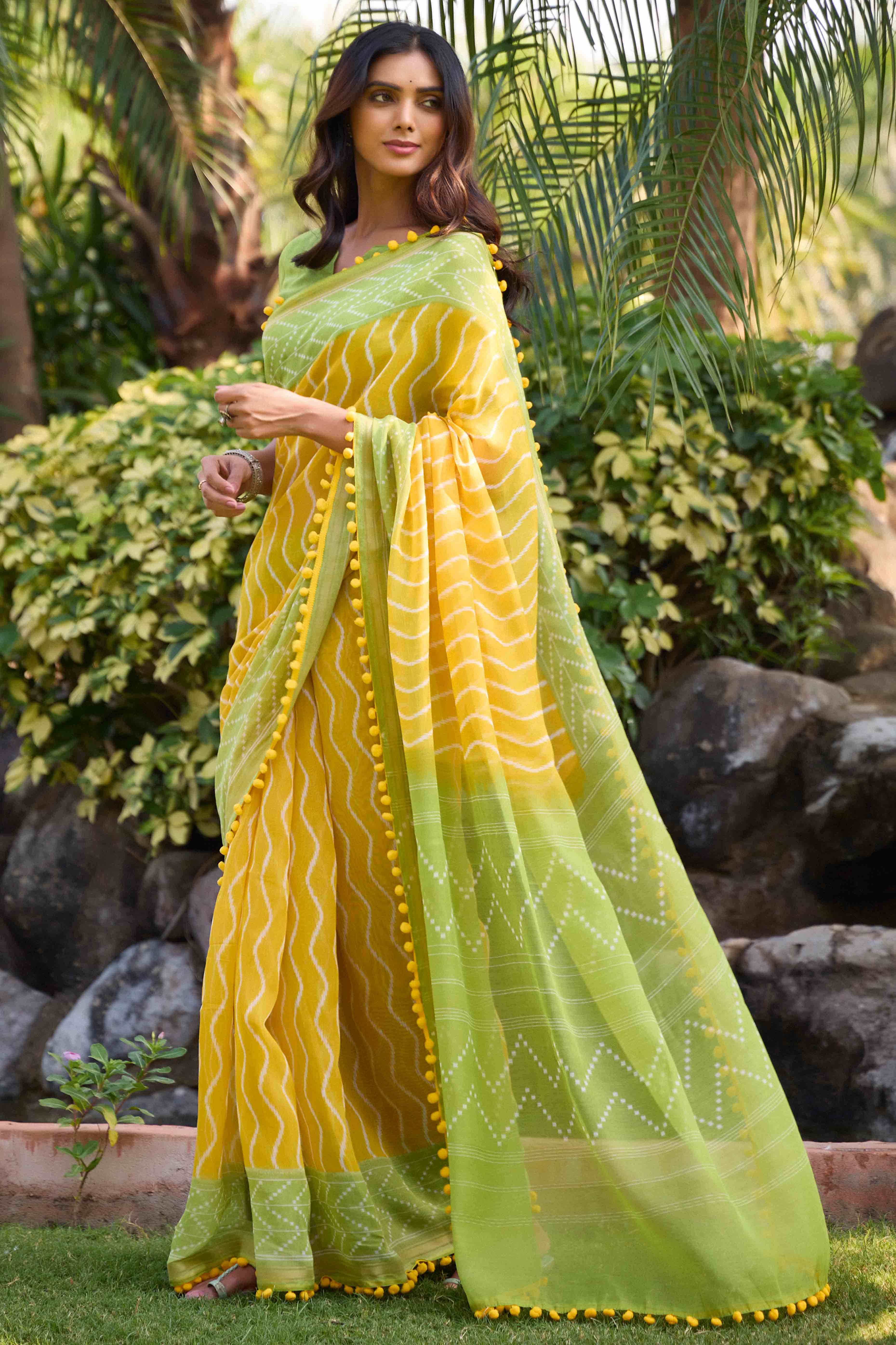 Yellow Printed Cotton Blend Saree With Pumpum Lace