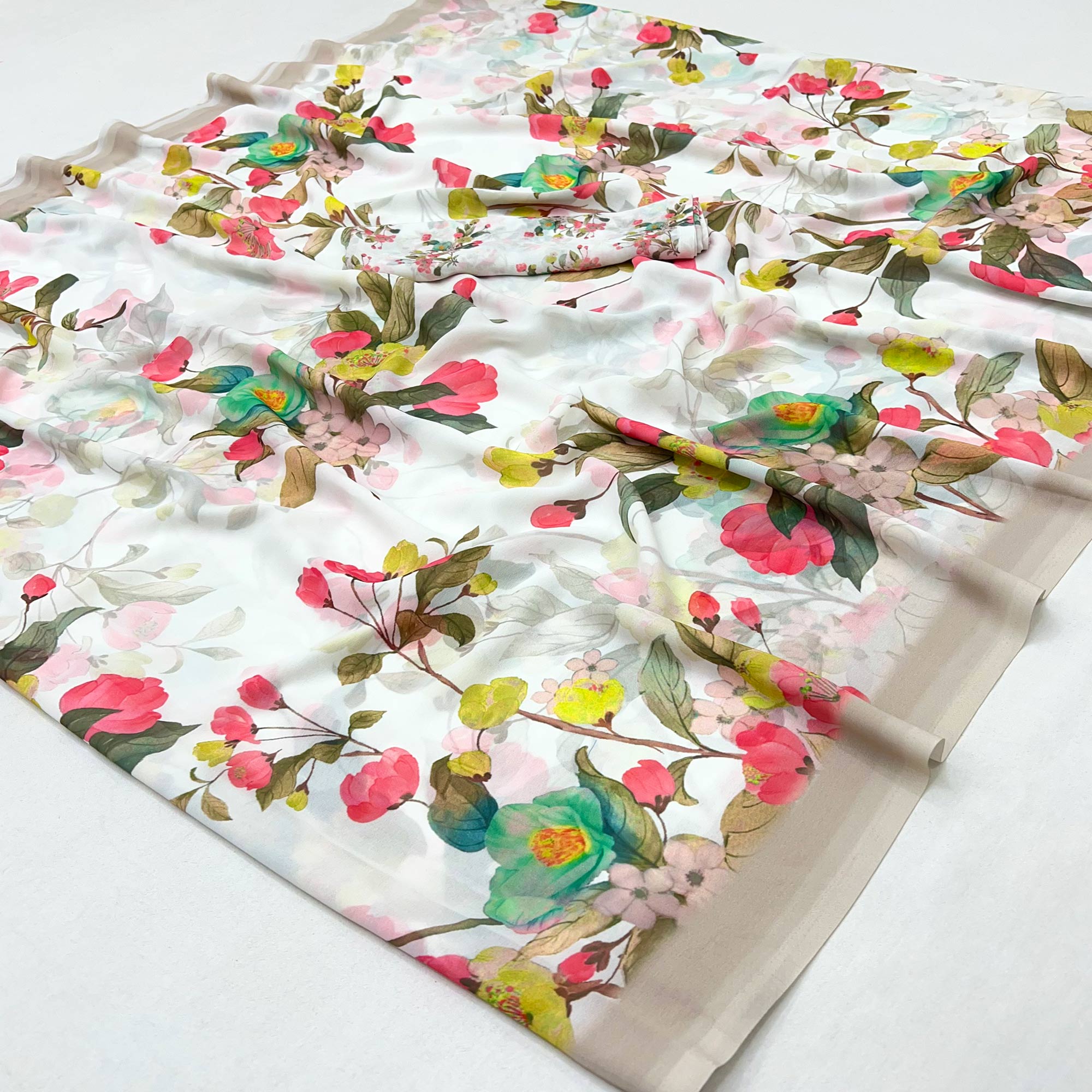 White Floral Printed Saree in Flowing Georgette Fabric