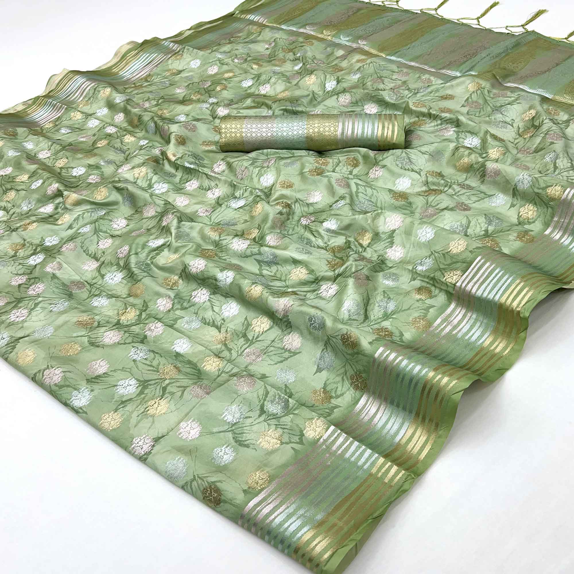 Green Floral Motif Weaving & Artistic Digital Printed Silk Blend Saree With Tassel Pallu