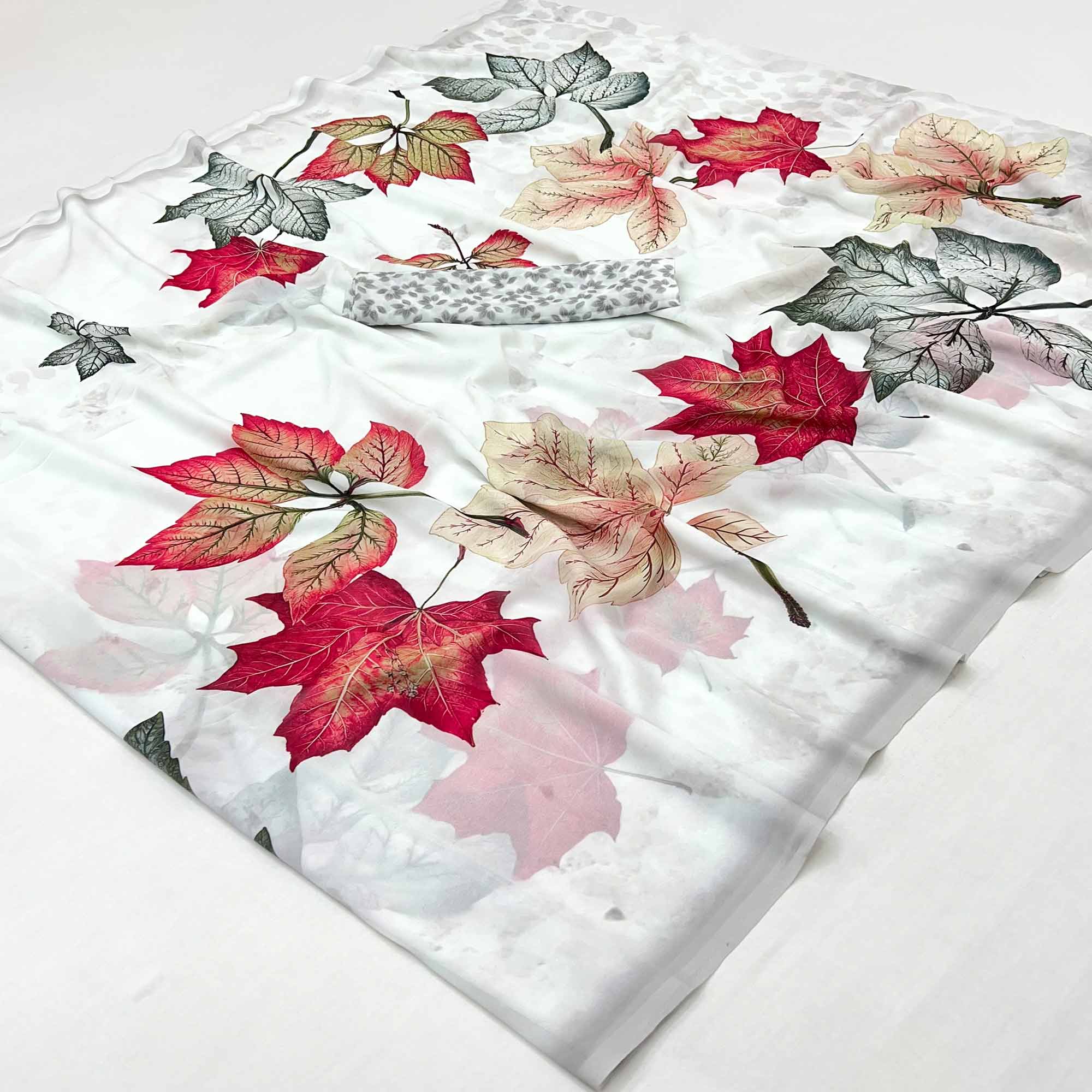 Elegant White Floral Digital Printed Georgette Saree For Chic Celebrations