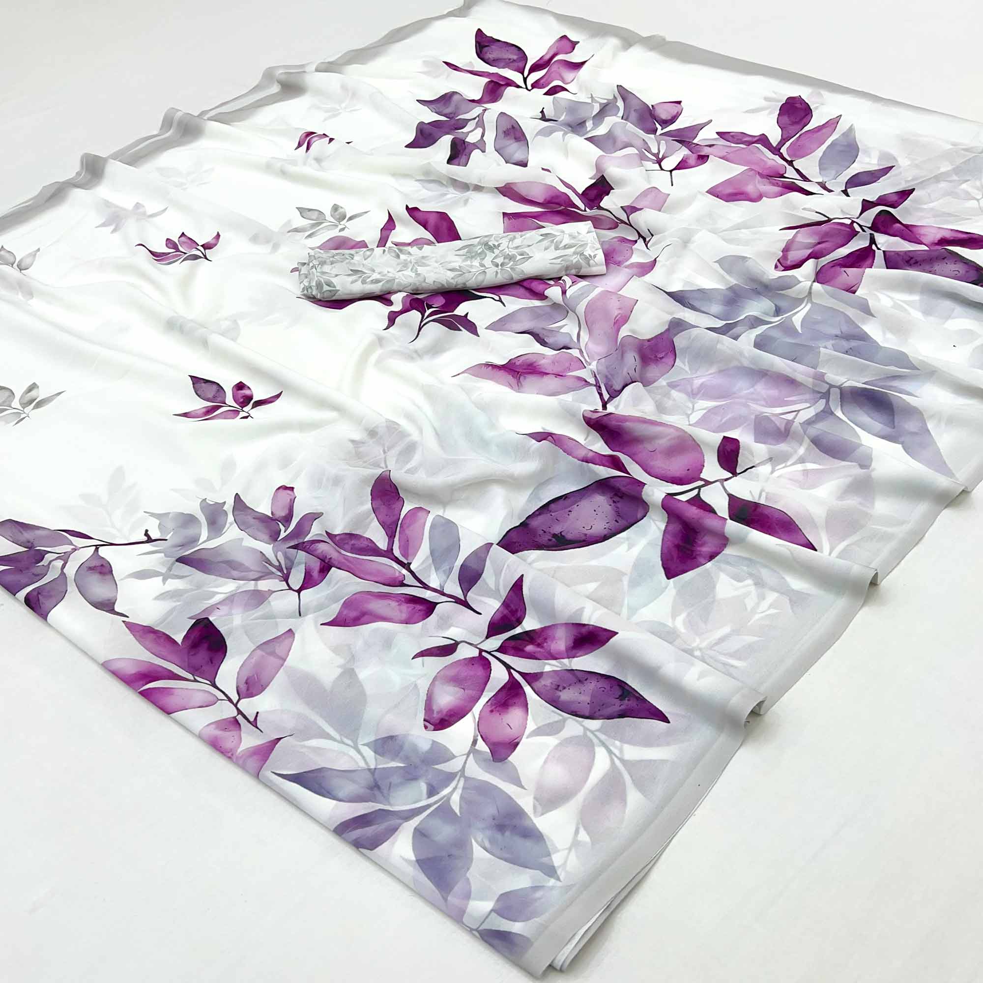 White Lightweight Georgette Saree Highlighted With Floral Digital Motifs