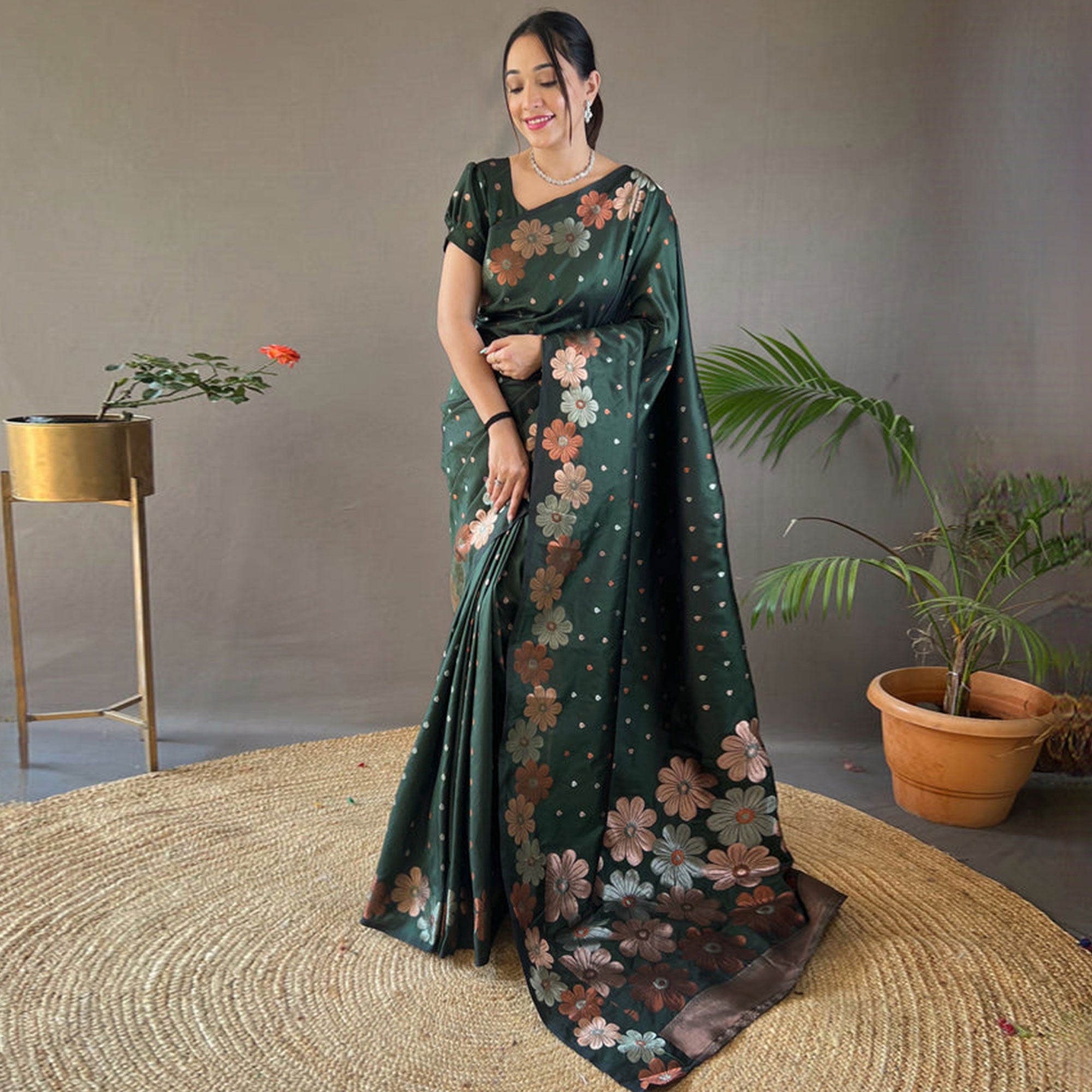 Green Women Floral Woven Kanjivaram Silk Saree