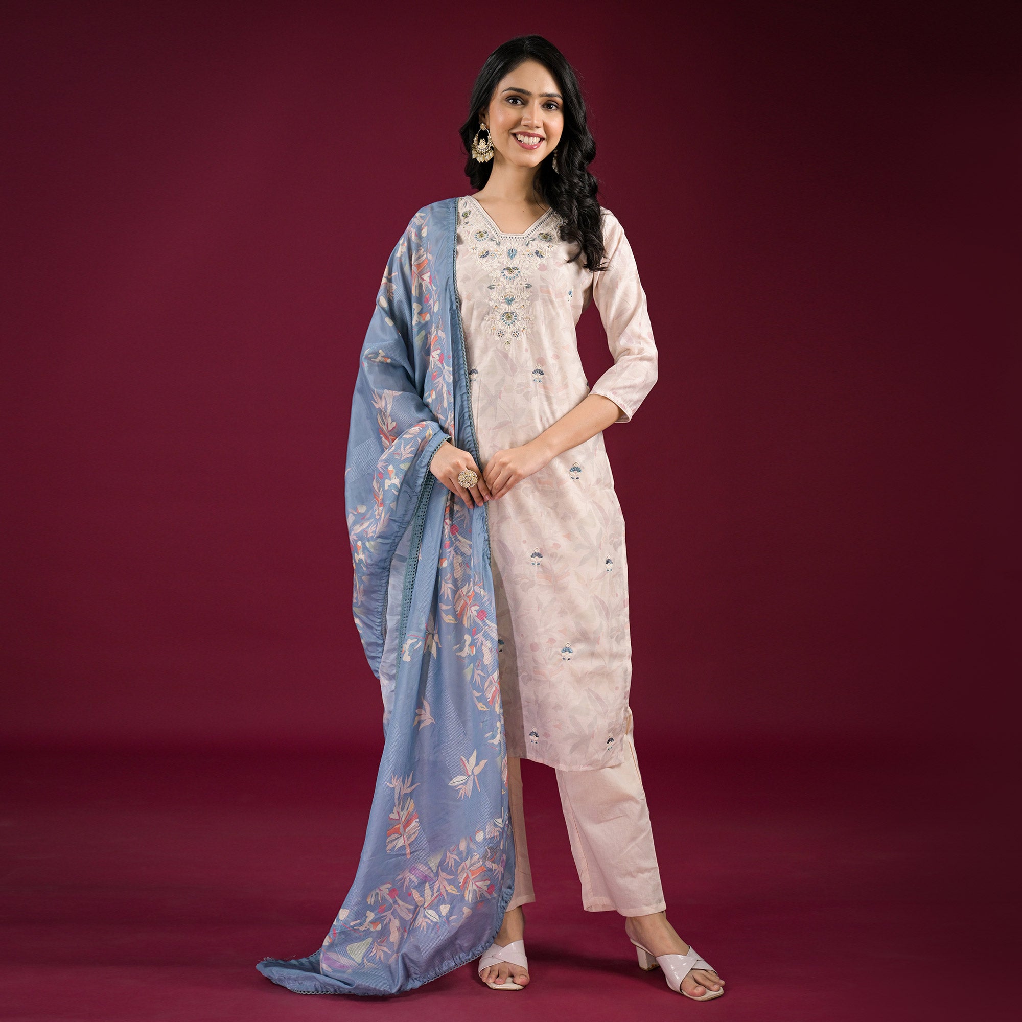 Linen White Floral Embroidered Chanderi Silk Salwar Suit