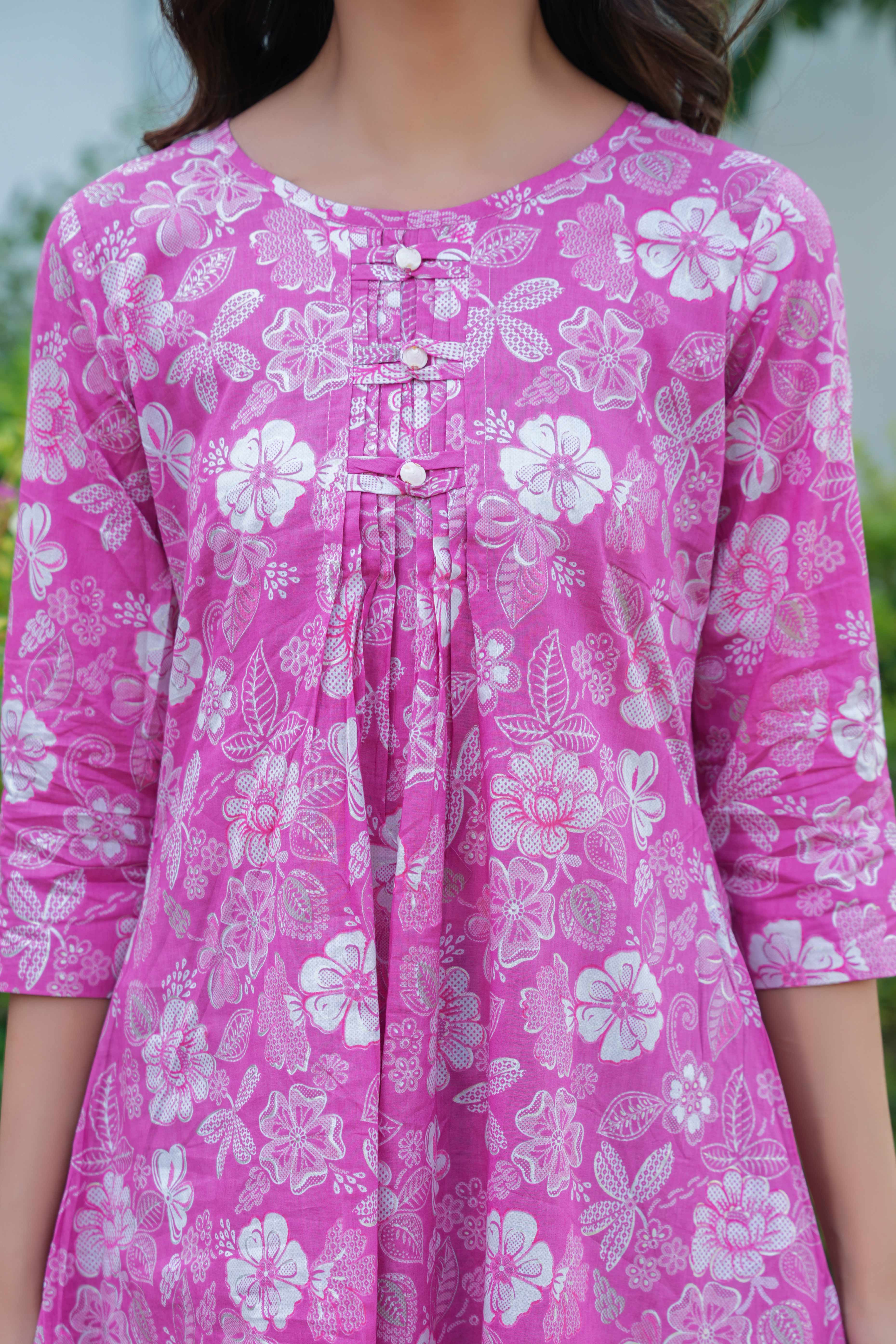 Pink Short Cotton Top with Structured Floral Weaves