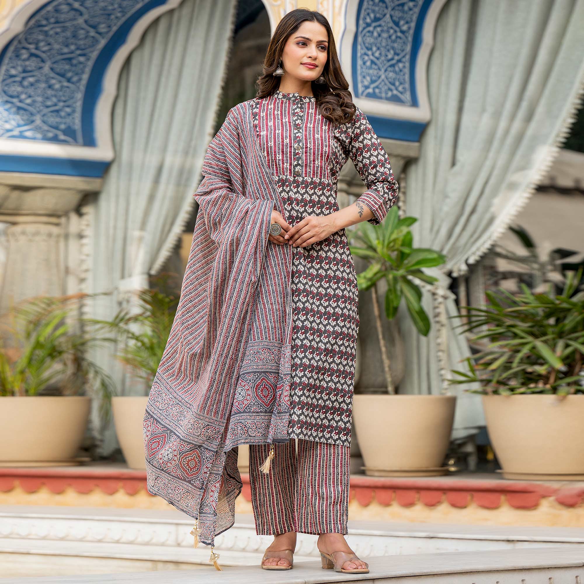 Grey Floral Printed Pure Cotton Straight Salwar Suit