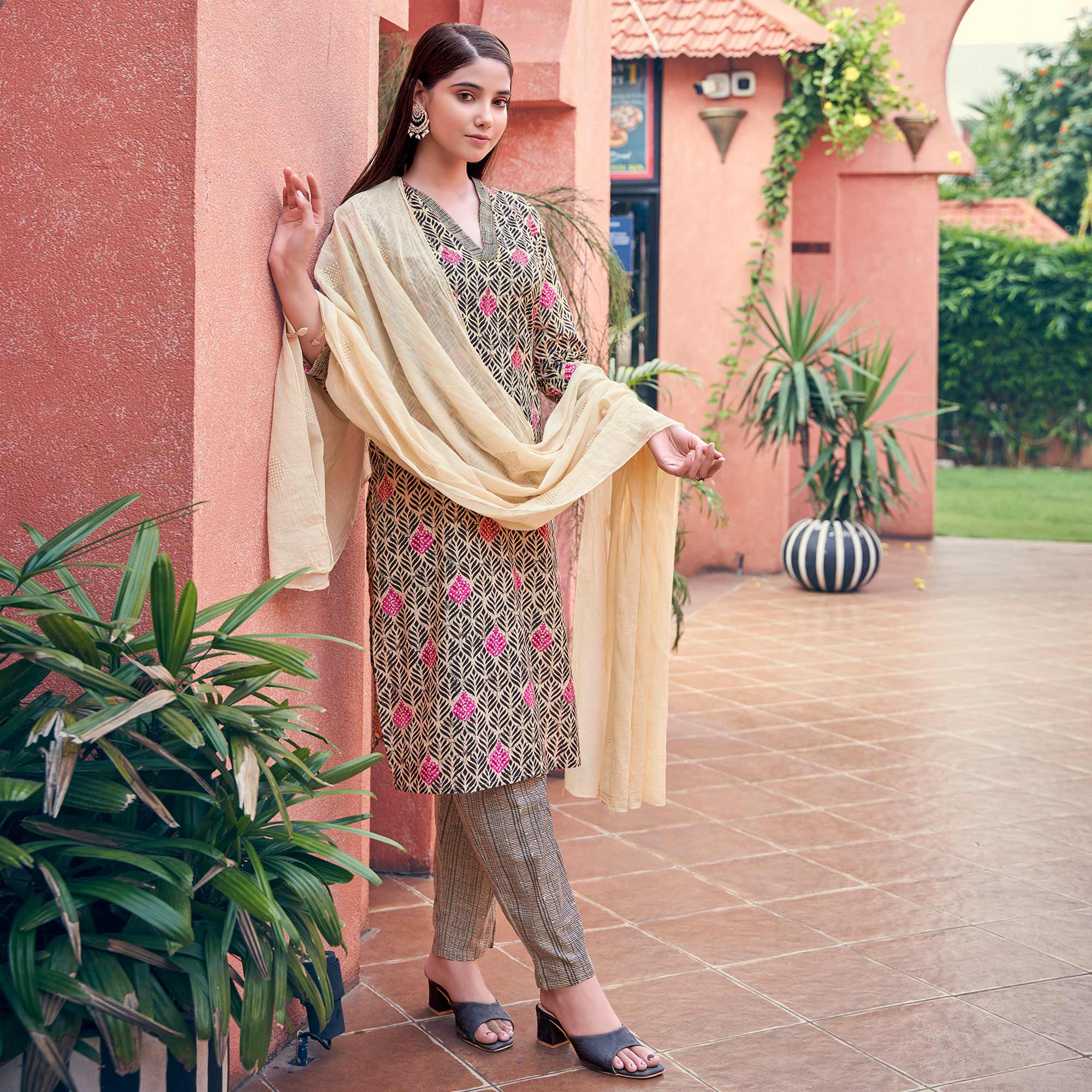 Chikoo Floral Printed Pure Cotton Suit