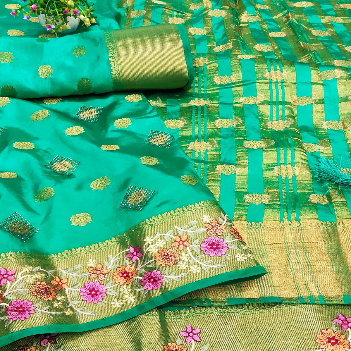 Green Zari Woven Jacquard Saree With Embroidery Border