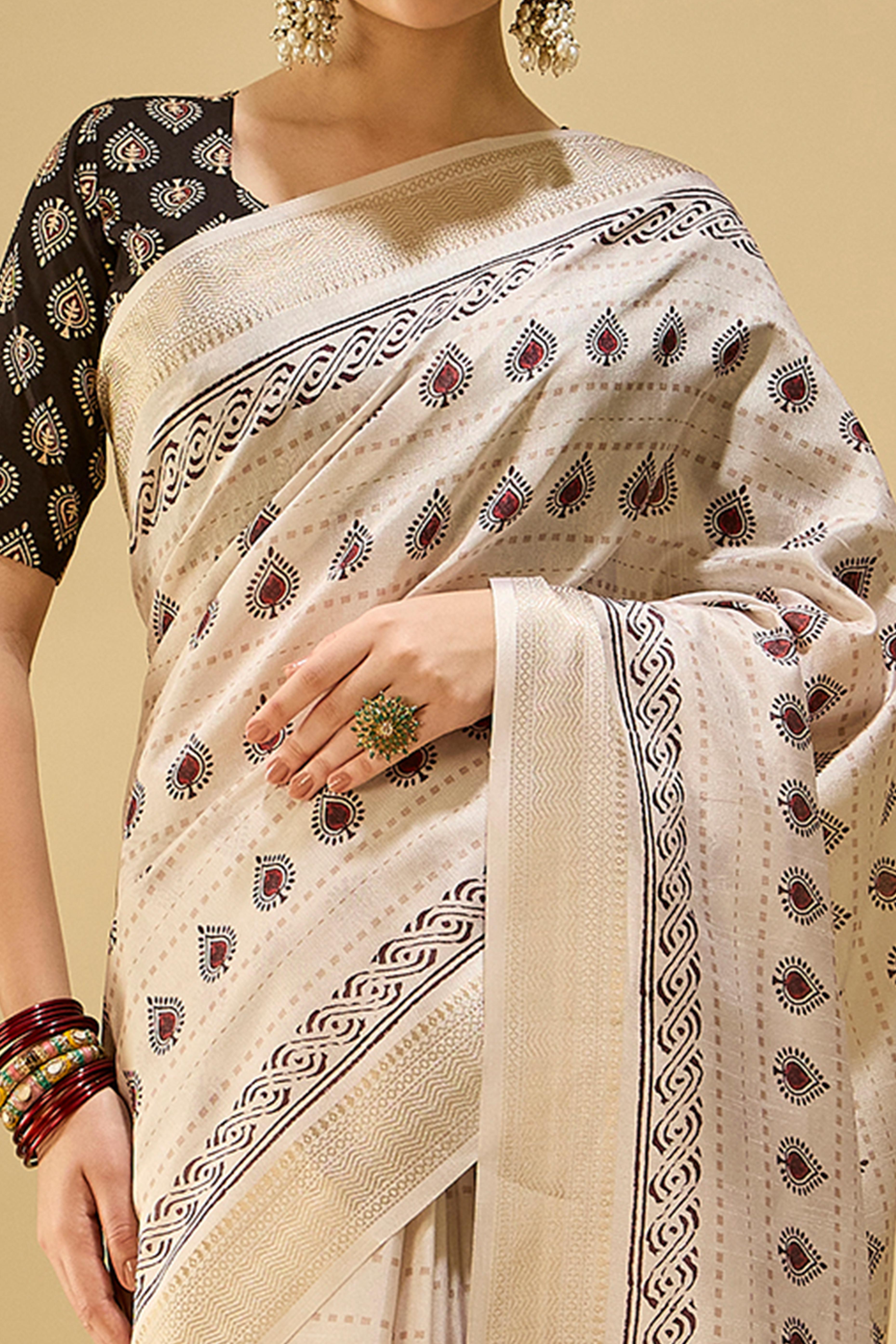 Ivory Cream Floral Printed Katki Cotton Silk Saree With Graceful Tassel Pallu