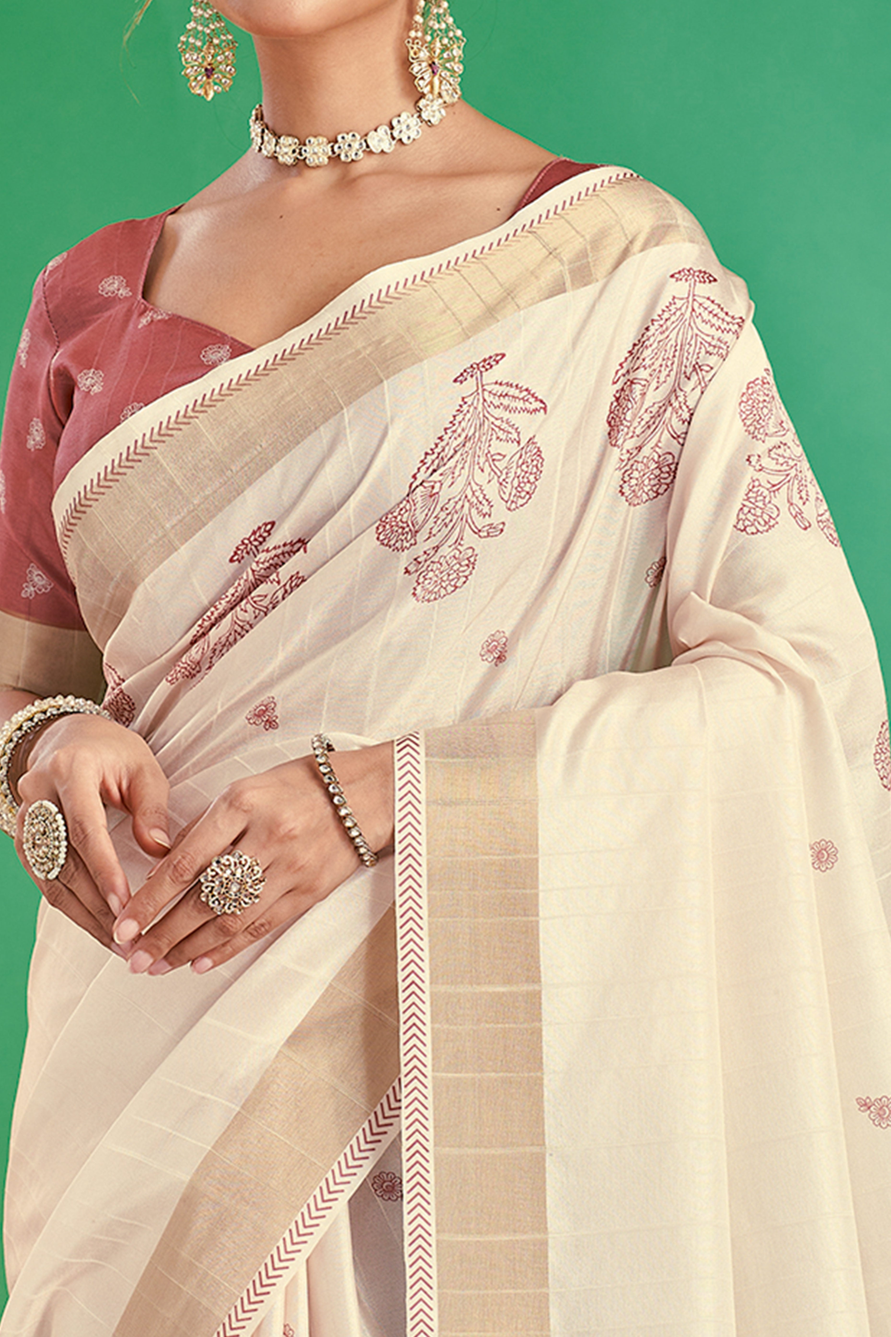 Charming Offwhite & Rose Pink Floral Printed Kotha Cotton Silk Saree Adorned With Tassel Pallu