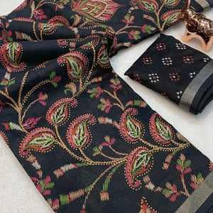 Black Maheshwari Silk Blend Saree Adorned With Elegant Floral Print & Two Tone Finish
