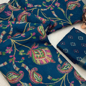 Teal Blue Maheshwari Silk Blend Saree Adorned With Elegant Floral Print & Two Tone Finish