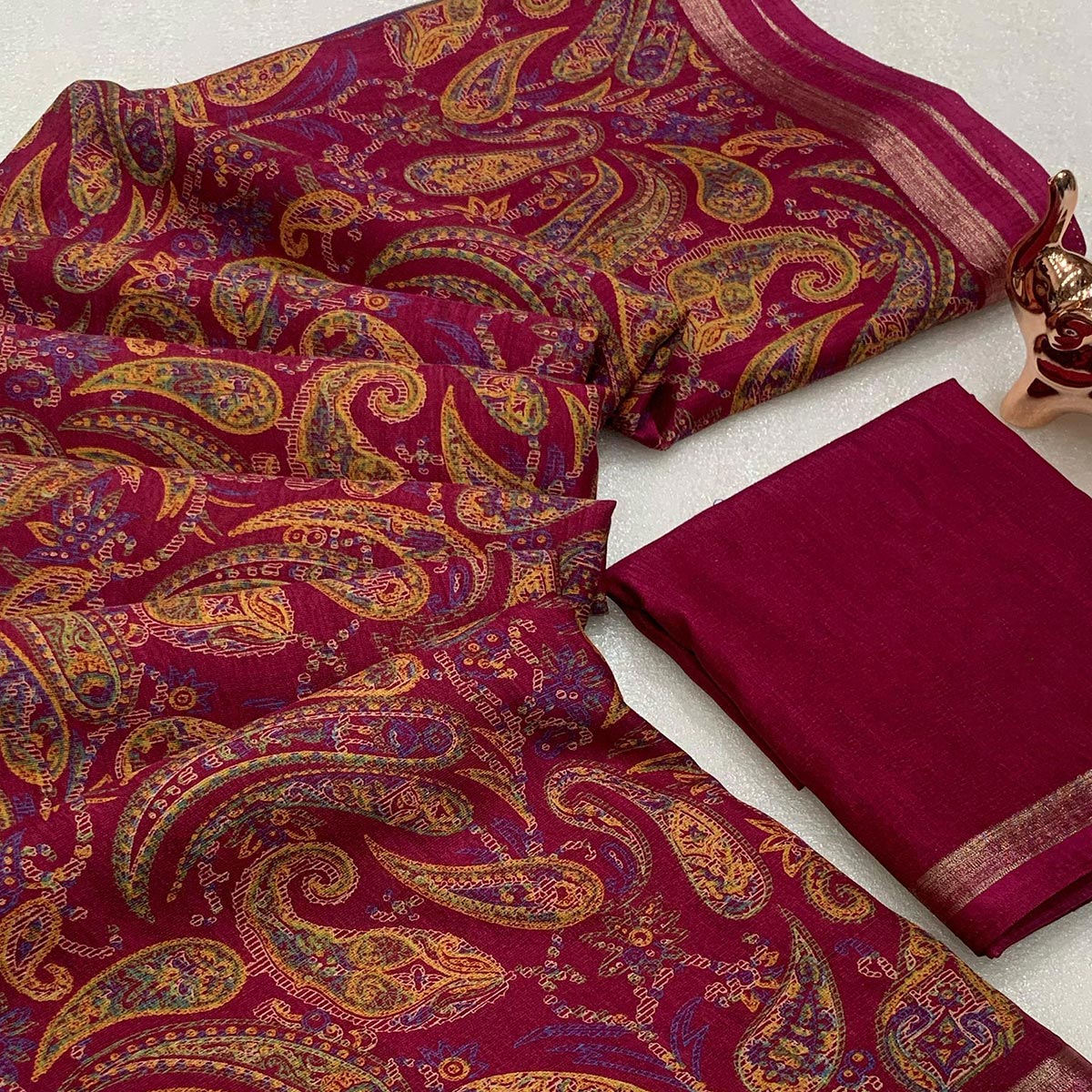Magenta Cotton Blend Saree with Ethnic Kashmiri-Inspired Paisley Design