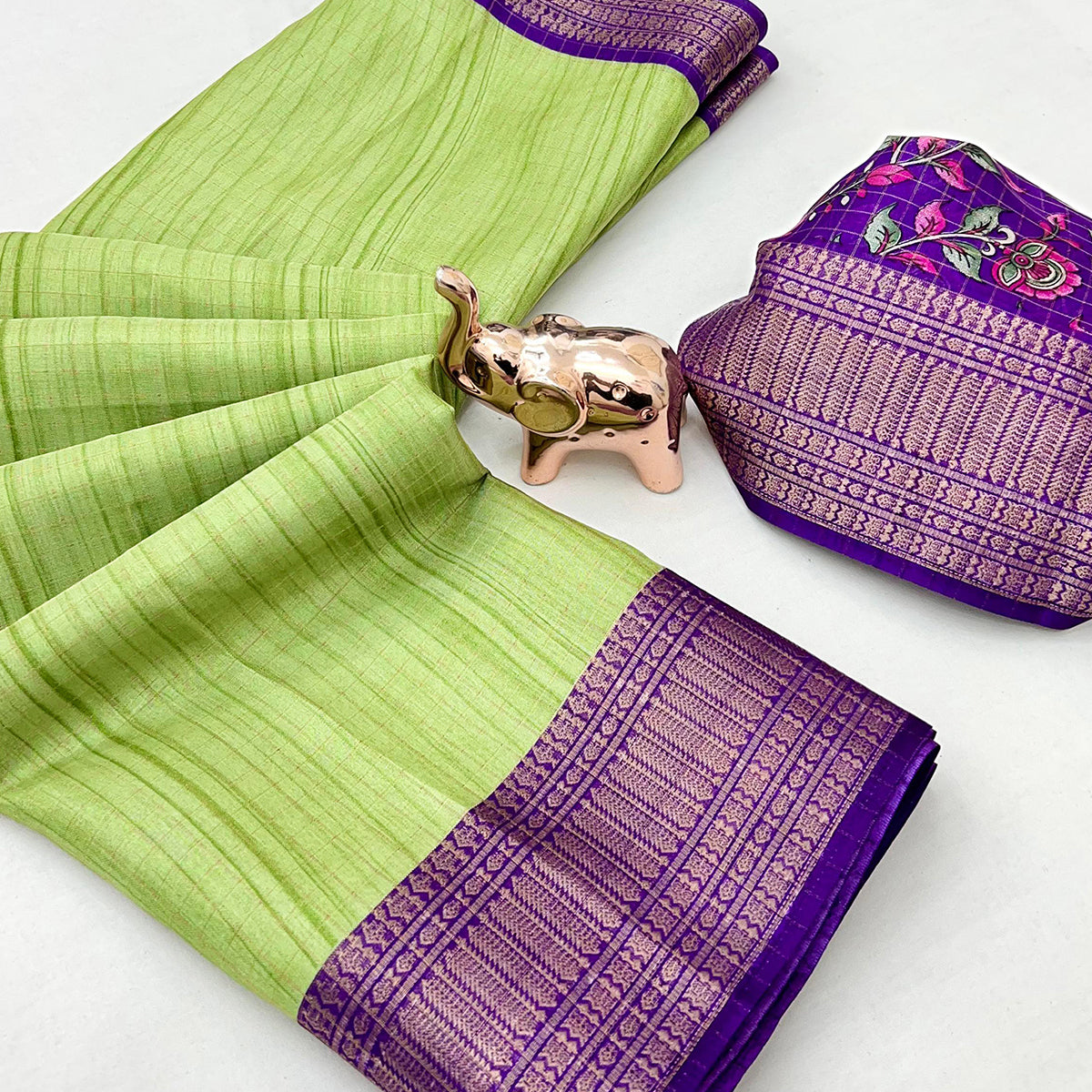 Graceful Green Checks Zari Weaving Jacquard Cotton Silk Saree With Peacock & Floral Motif Pallu