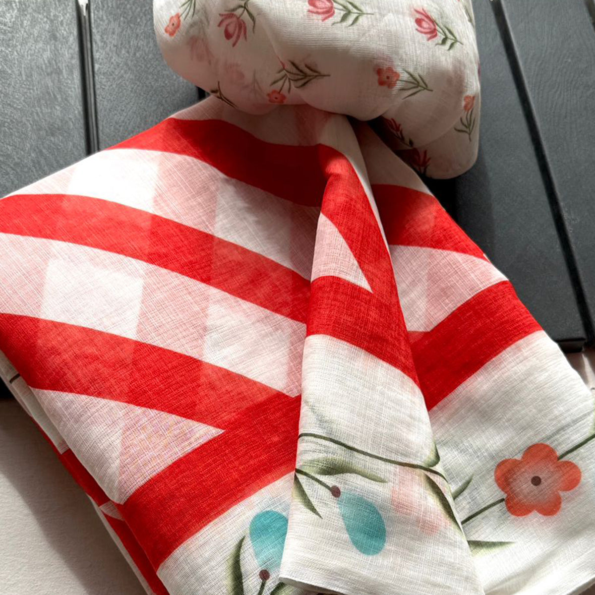 Stylish Red Digital Striped Printed Linen Saree With Delicate Floral Designs