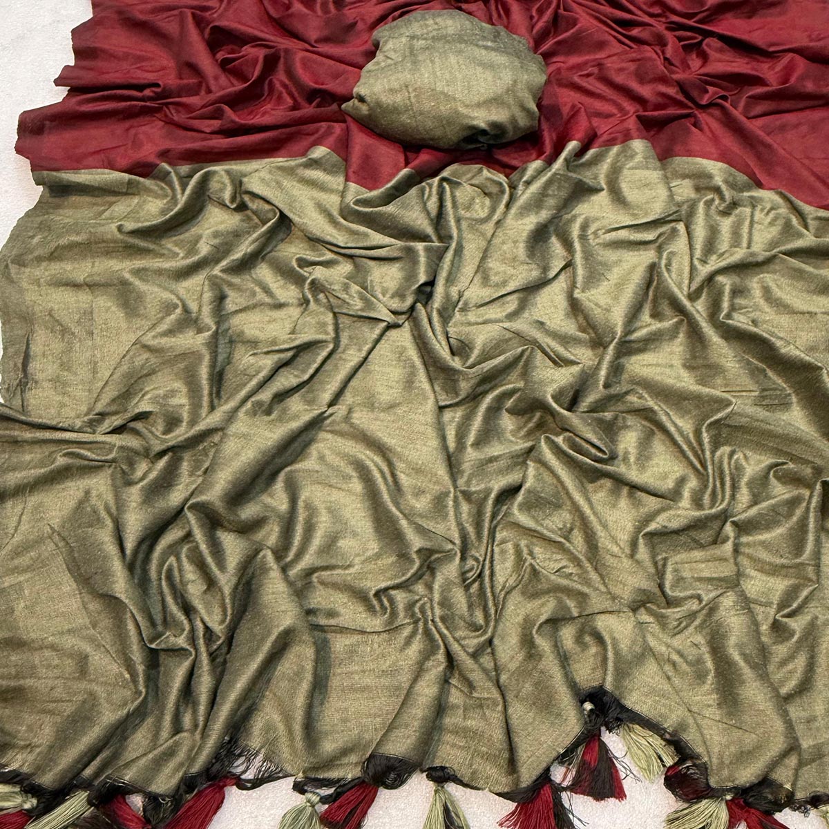 Charming Maroon & Chikoo Solid Handwoven Pure Mul Cotton Saree With Tassel Pallu