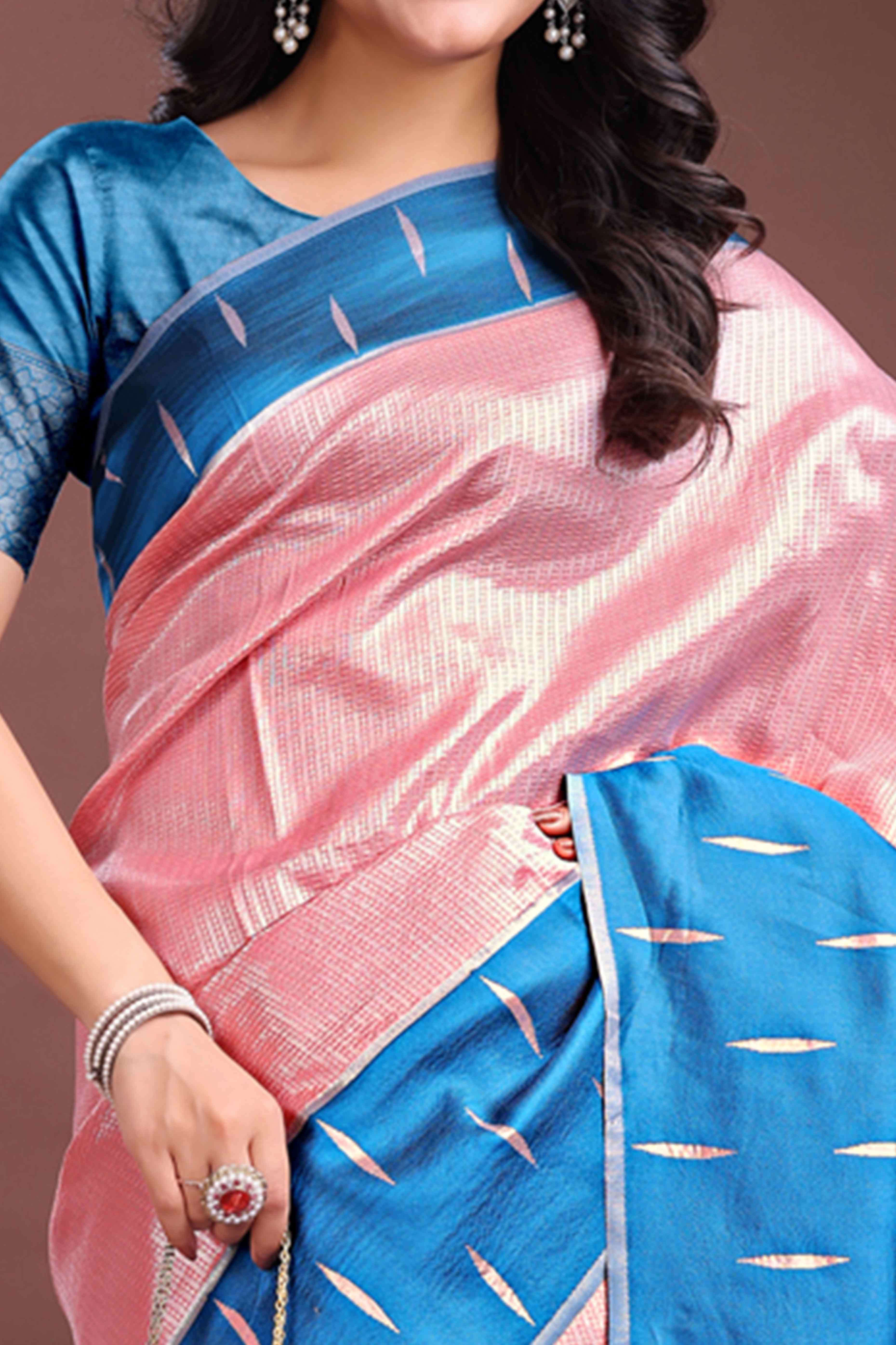 Luxurious Peach Zari Weaving Silk Blend Saree with Delicate Beauty