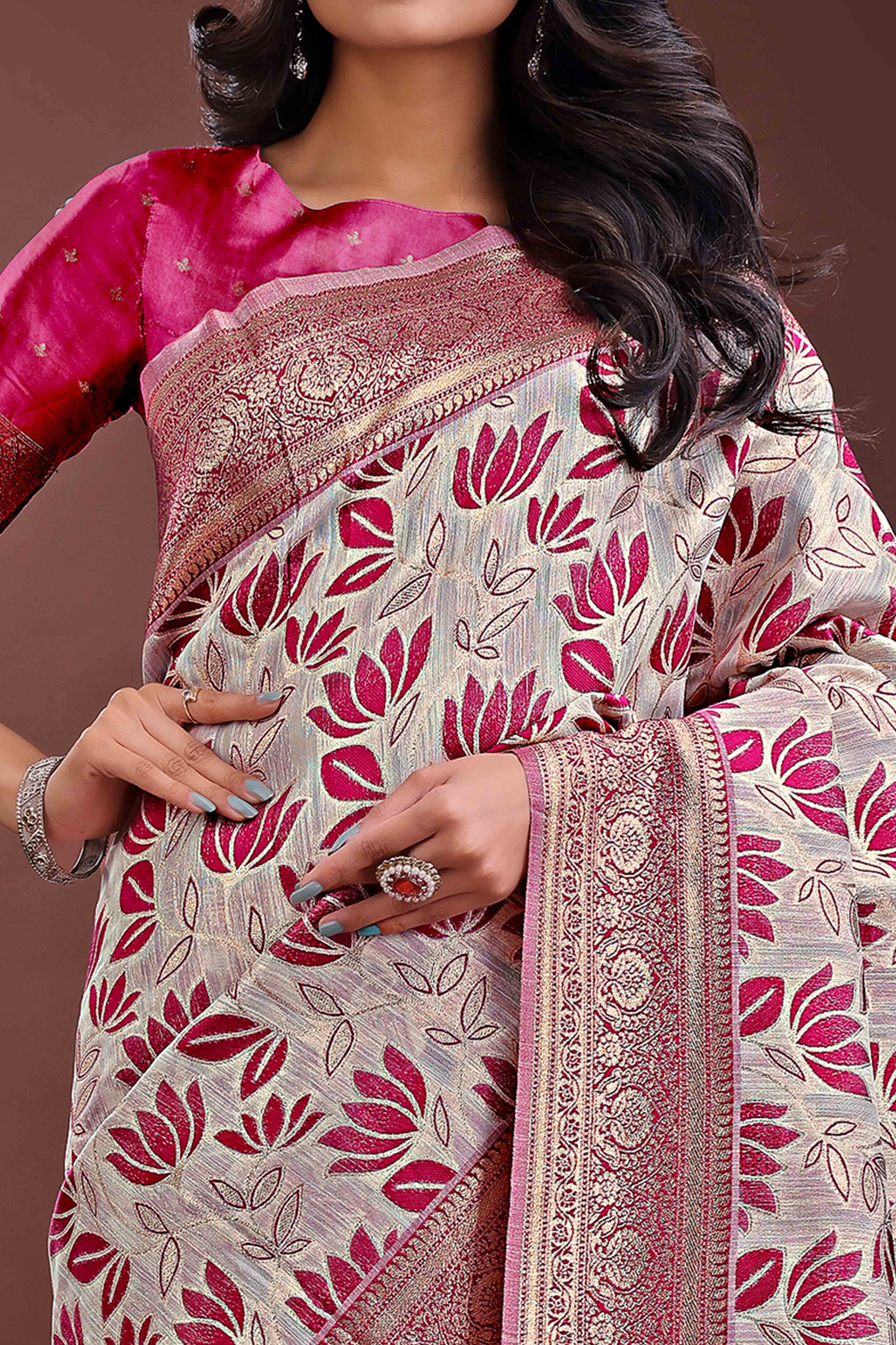 Purple Linen Cotton Saree Featuring Graceful Floral Patterns in Zari Weave