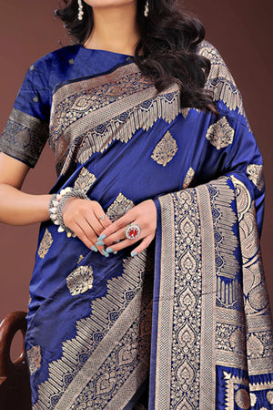 Elegant Navy Blue Floral Zari Woven Kanjivaram Silk Saree Crafted for Timeless Festive Glamour