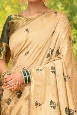 Cream Paithani Saree In Silk Blend Highlighted With Floral Weaving & Tasselled Edge