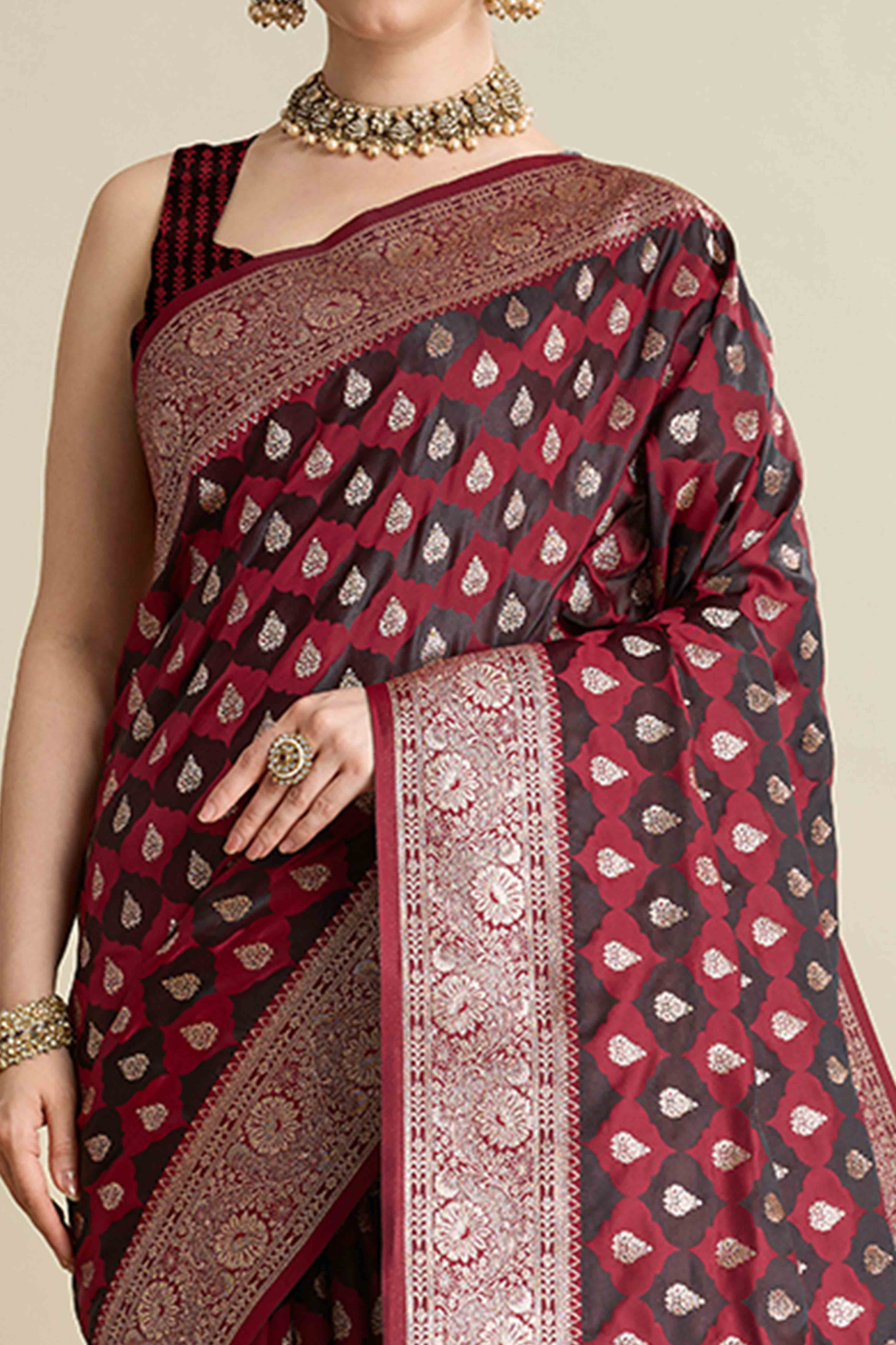 Maroon Pure Silk Saree Featuring Traditional Banarasi Zari Weaving Patterns