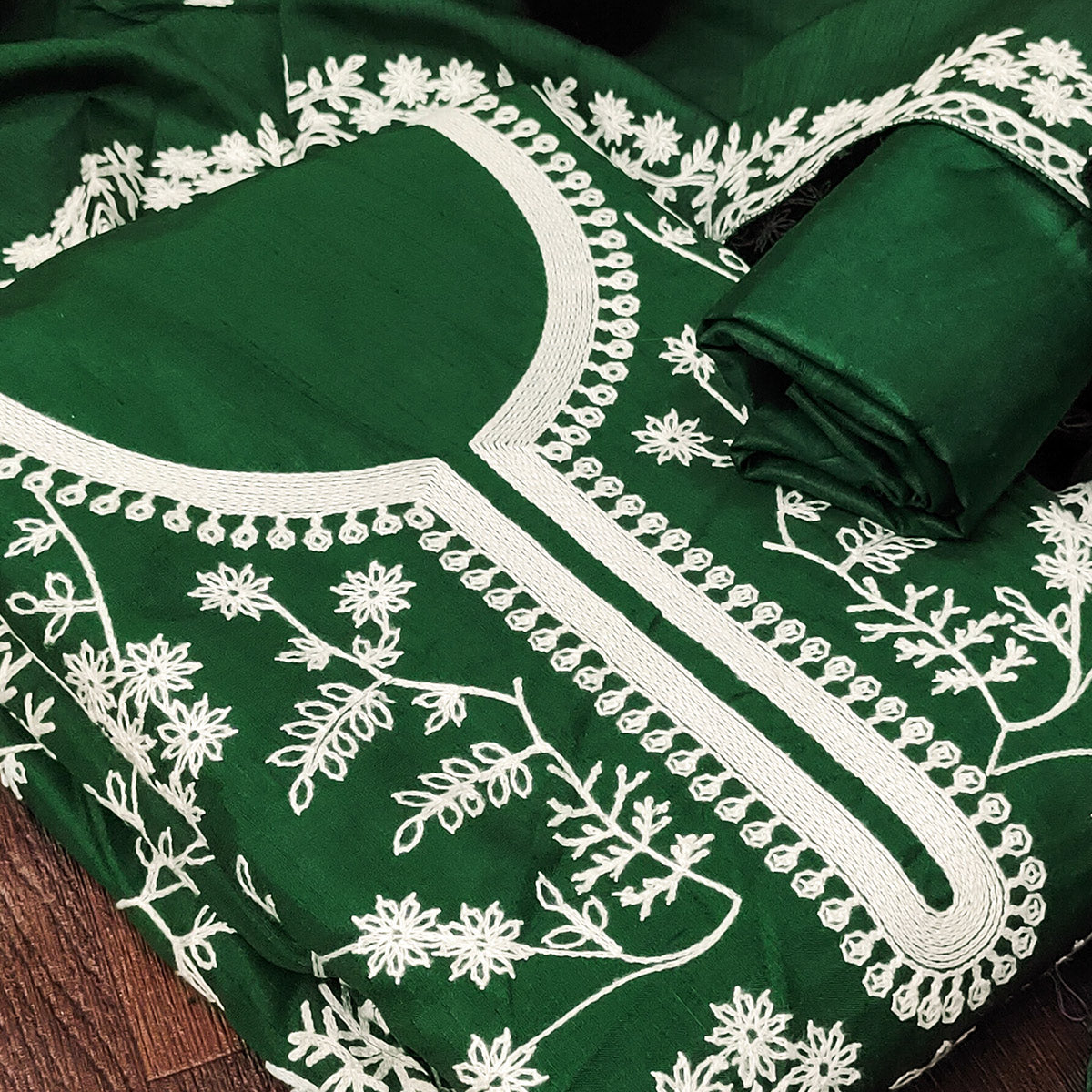 Green Art Silk Dress Material Adorned With Floral Thread Embroidery Work