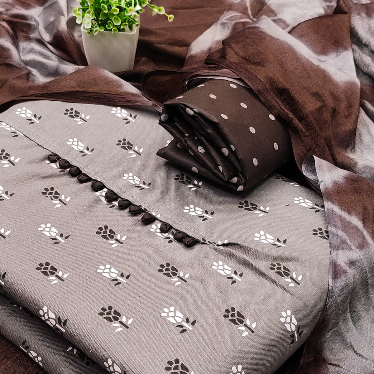 Elegant Light Grey Floral Printed Cotton Blend Dress Material