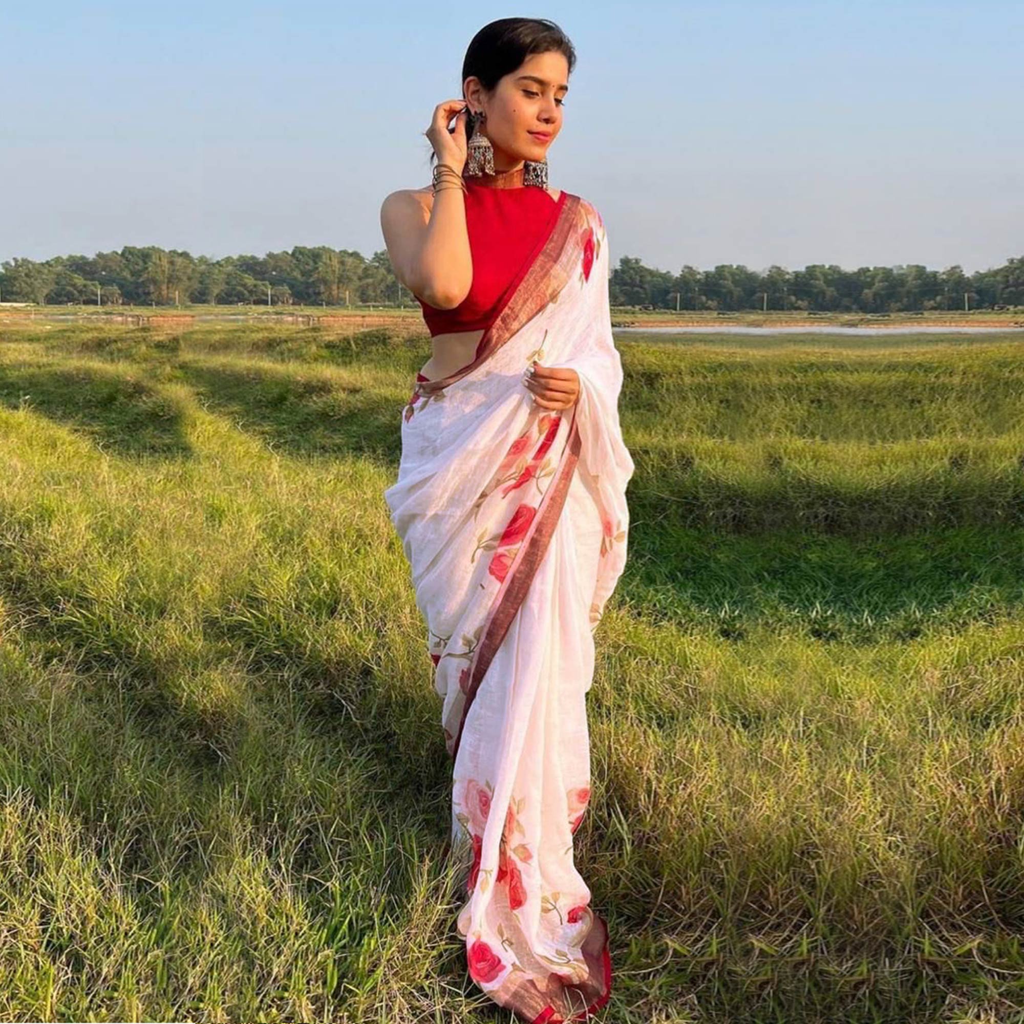 White Floral Digital Printed Linen Saree