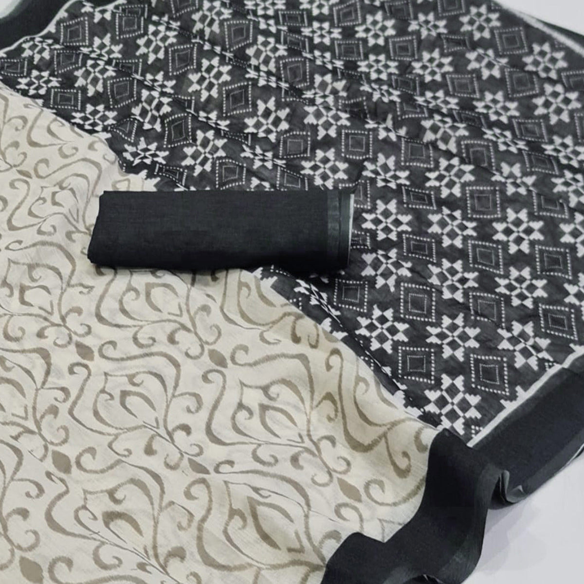 Off White & Black Floral Digital Printed Linen Saree