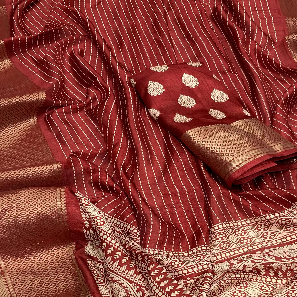 Maroon Printed Dola Silk Saree With Jacquard Border