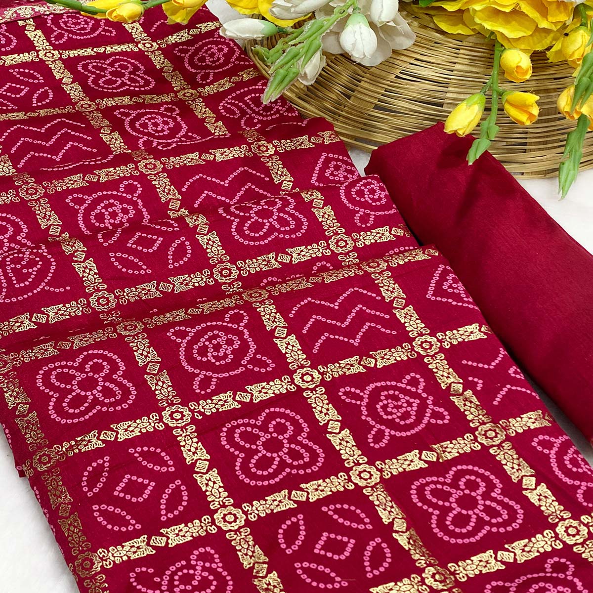 Pink Vichitra Silk Saree Featuring Traditional Bandhani Print