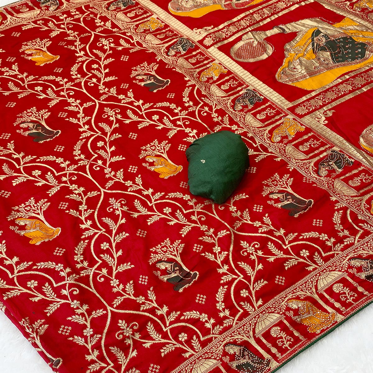 Elegant Red Dola Silk Saree with Intricate Zari Weaving for Festive Occasions