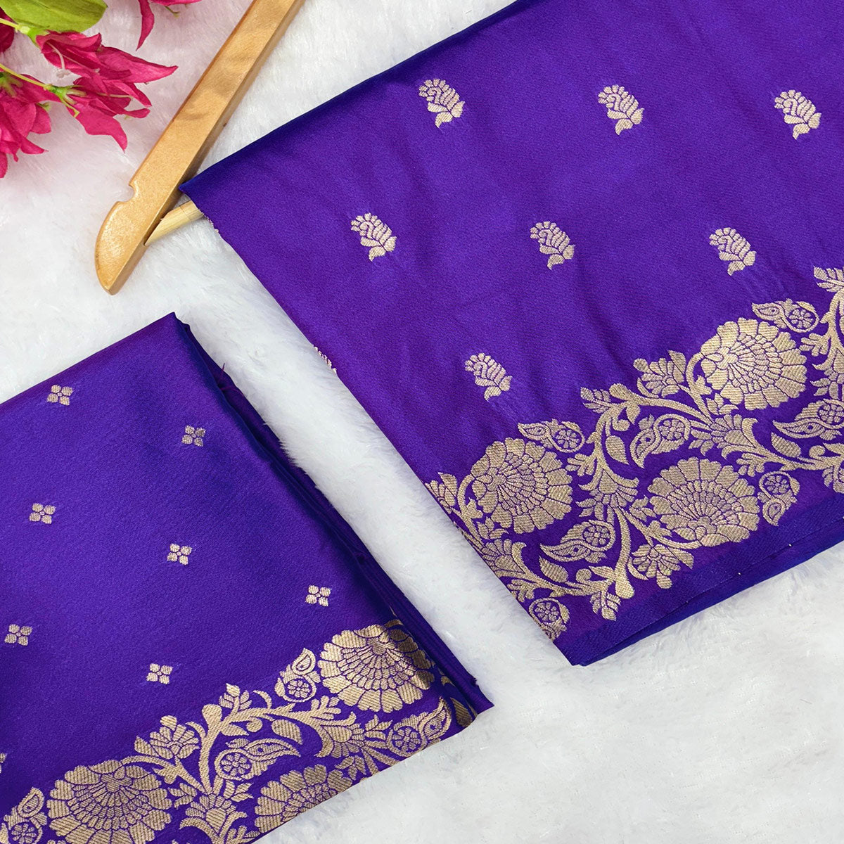 Violet Banarasi Silk Saree with Traditional Weaving