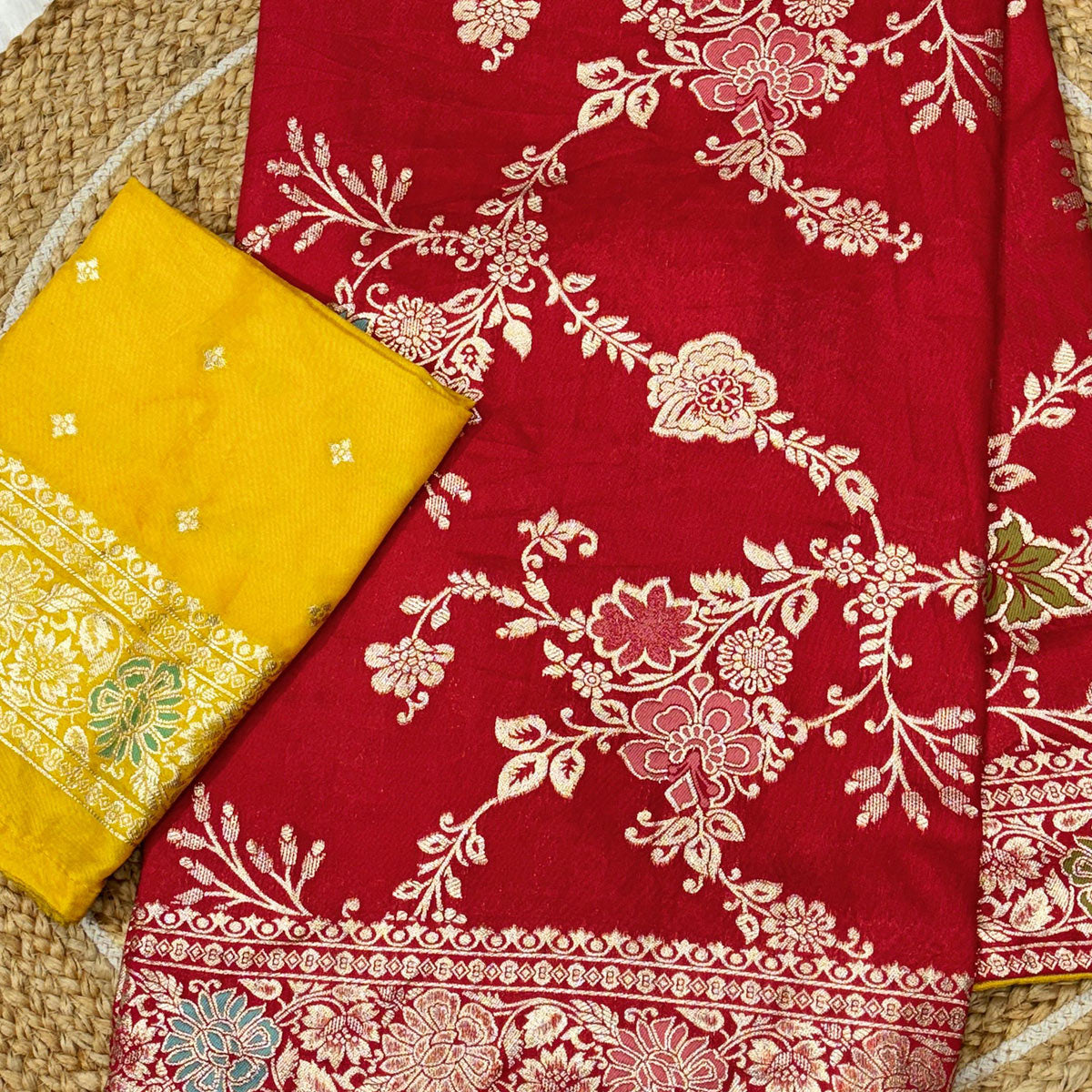 Red Dola Silk Saree with Intricate Zari Weaving for Festive Occasions
