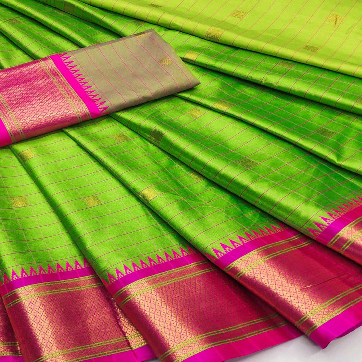 Parrot Green Woven Cotton Silk Saree With Tassels