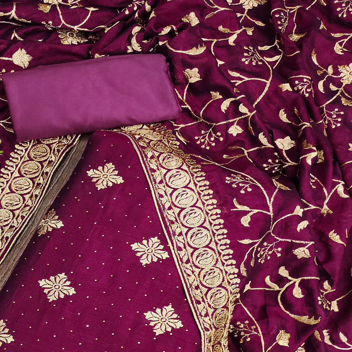 PDM-ANUSHKA-6181-WINE