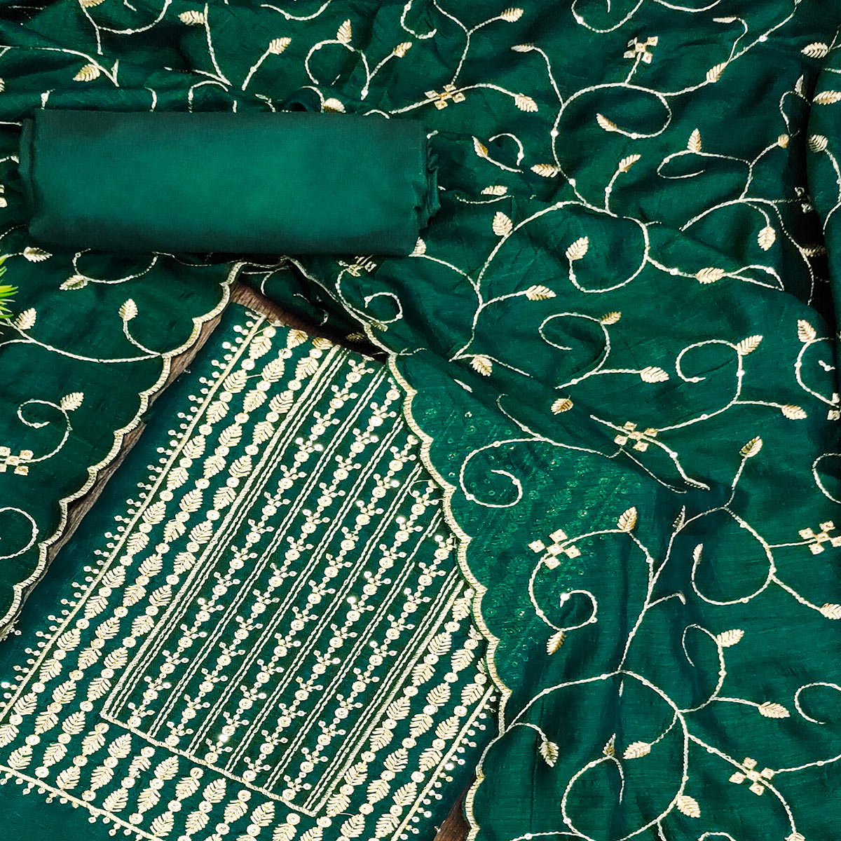 PDM-ANUSHKA-6182-GREEN