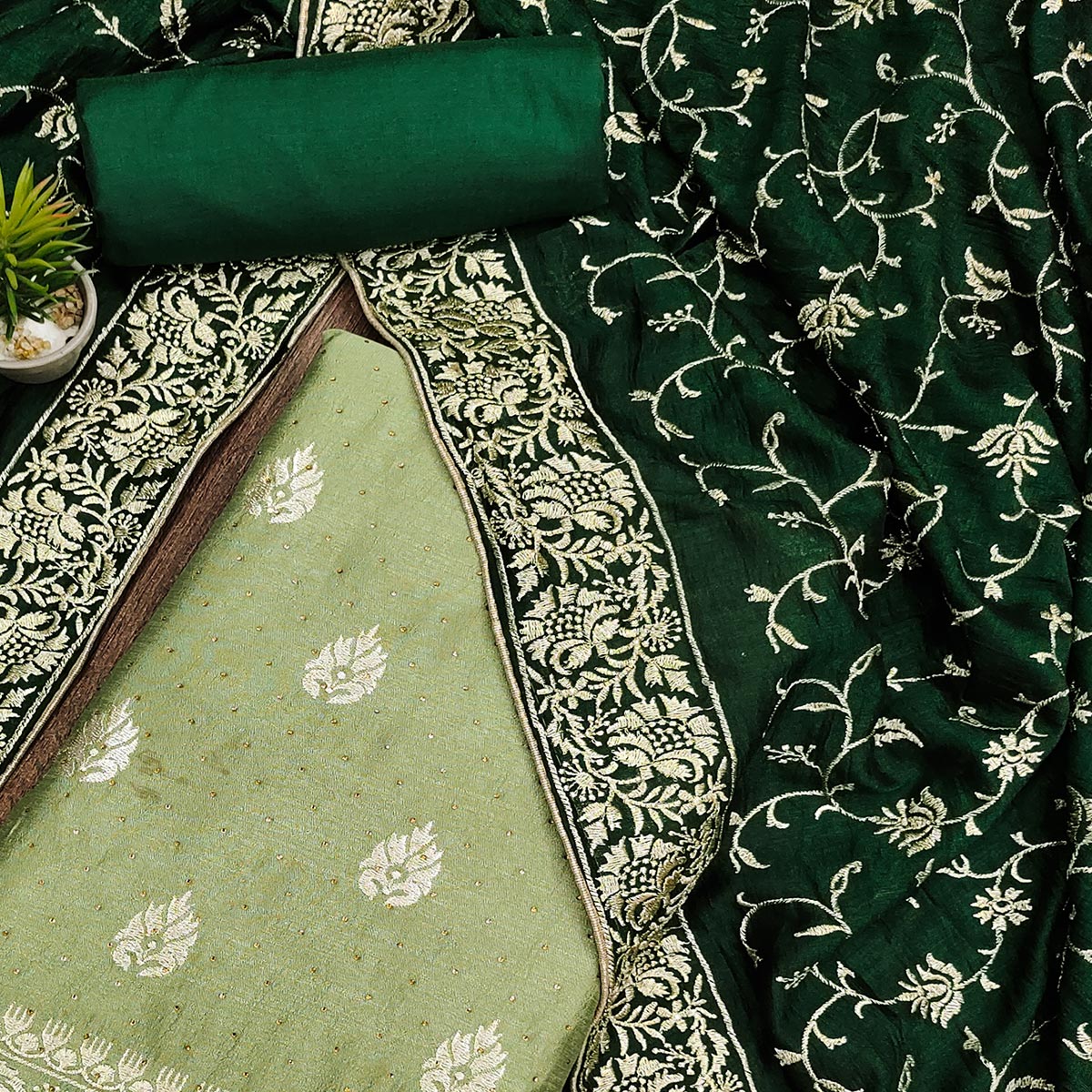 PDM-ANUSHKA-6185-GREEN