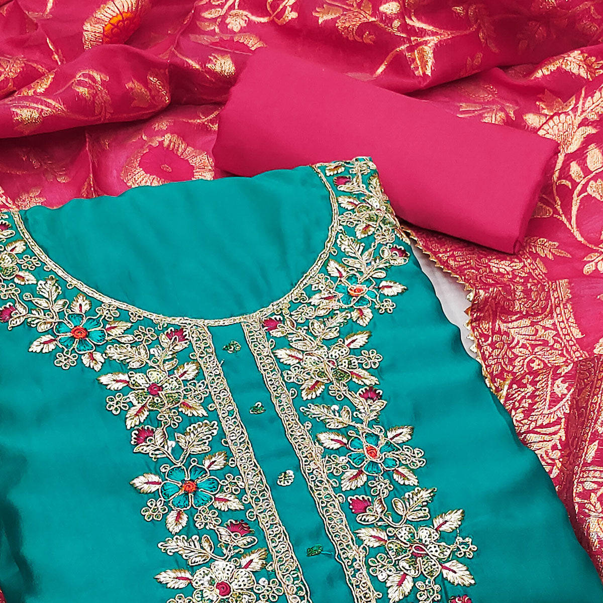 PDM-ANUSHKA-6548-RAMBLU