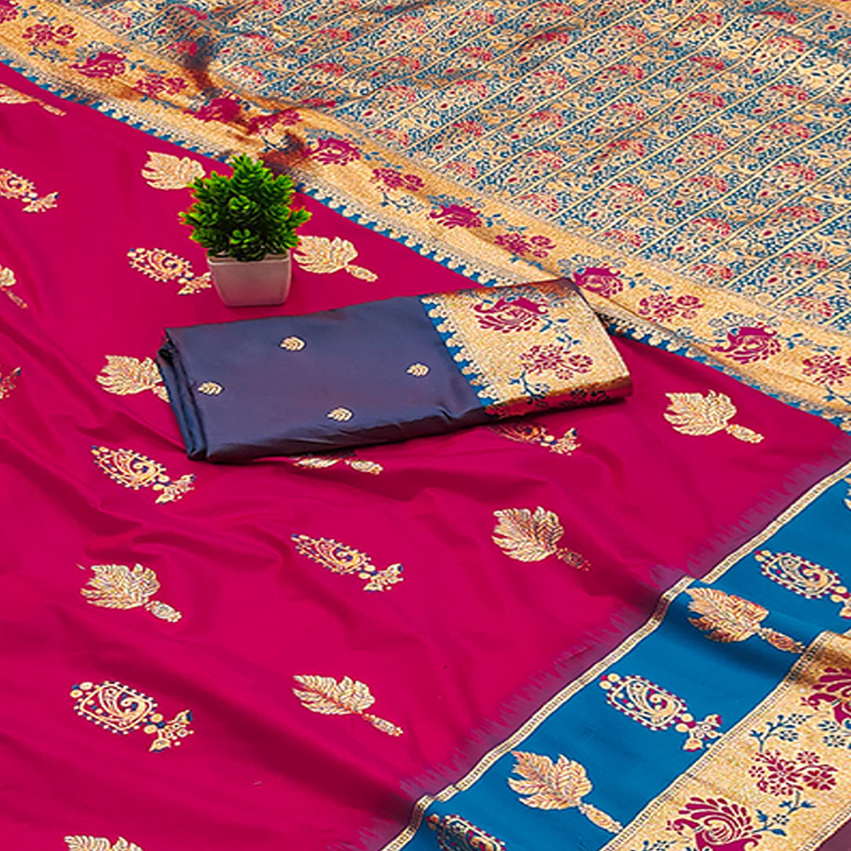 Pink Cotton Silk Saree with Exquisite Zari Weaving