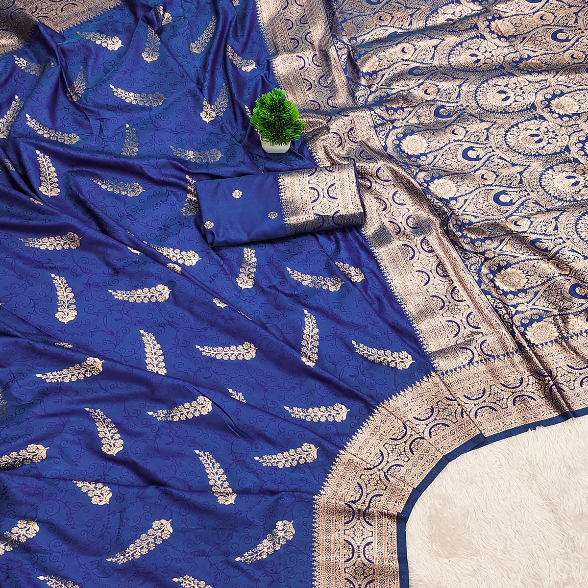 Blue Traditional Cotton Silk Saree Enhanced with Fine Zari Work and Decorative Tassel Edges