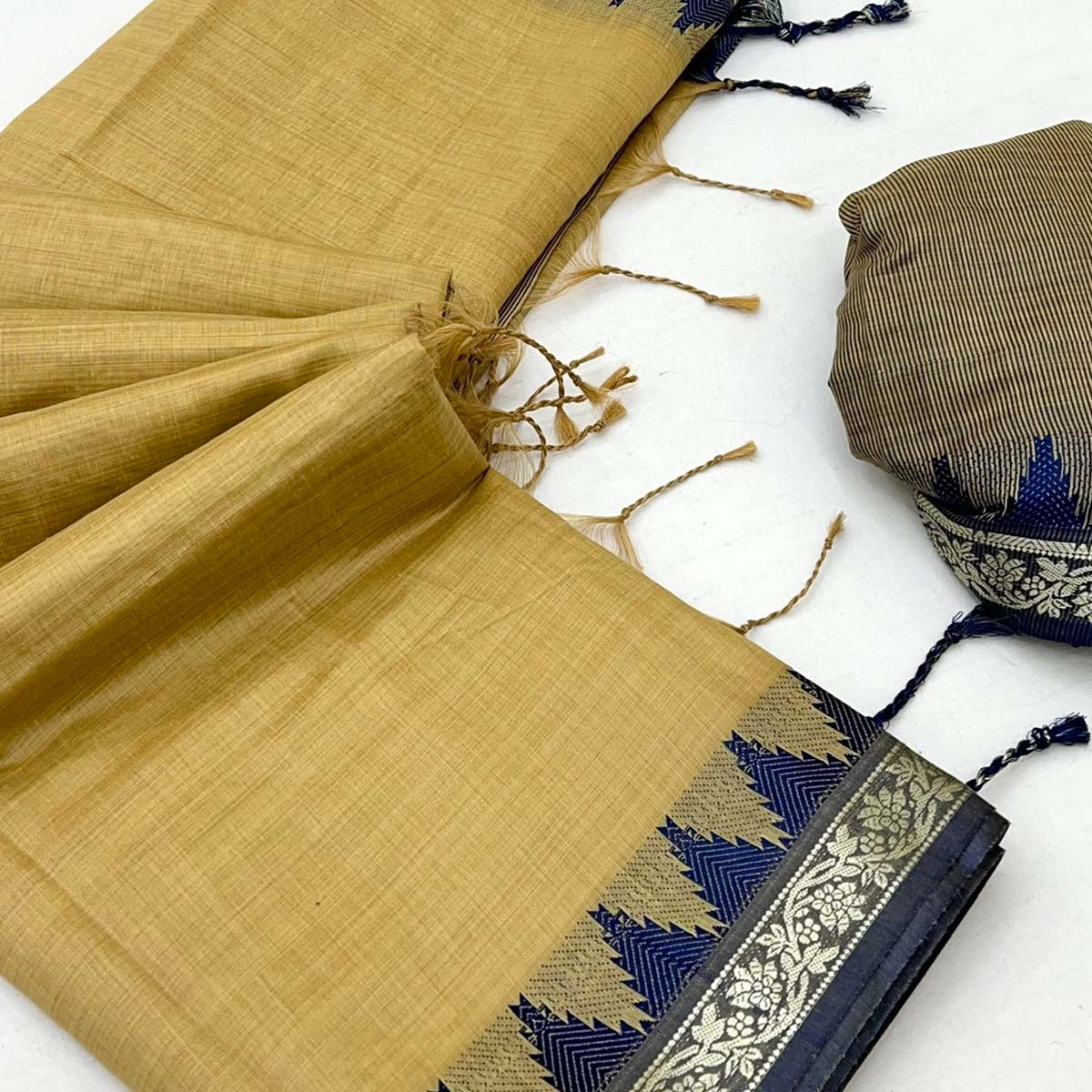 Mustard Pure Silk Handloom Saree with Intricate Jacquard Weave