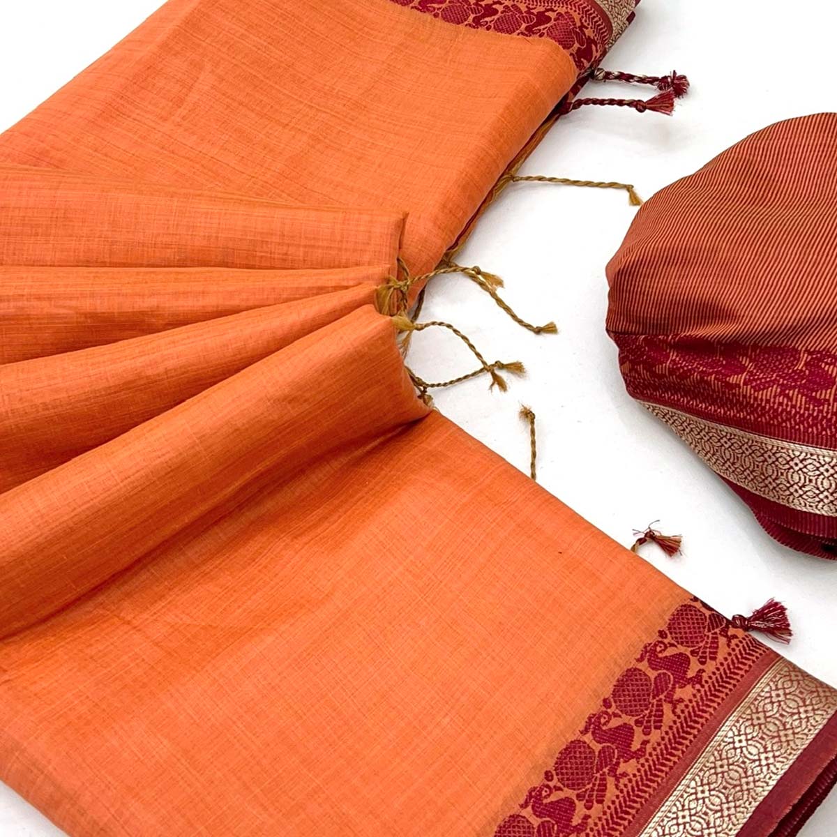 Orange Pure Handloom Silk Saree with an Elegantly Woven Jacquard Border