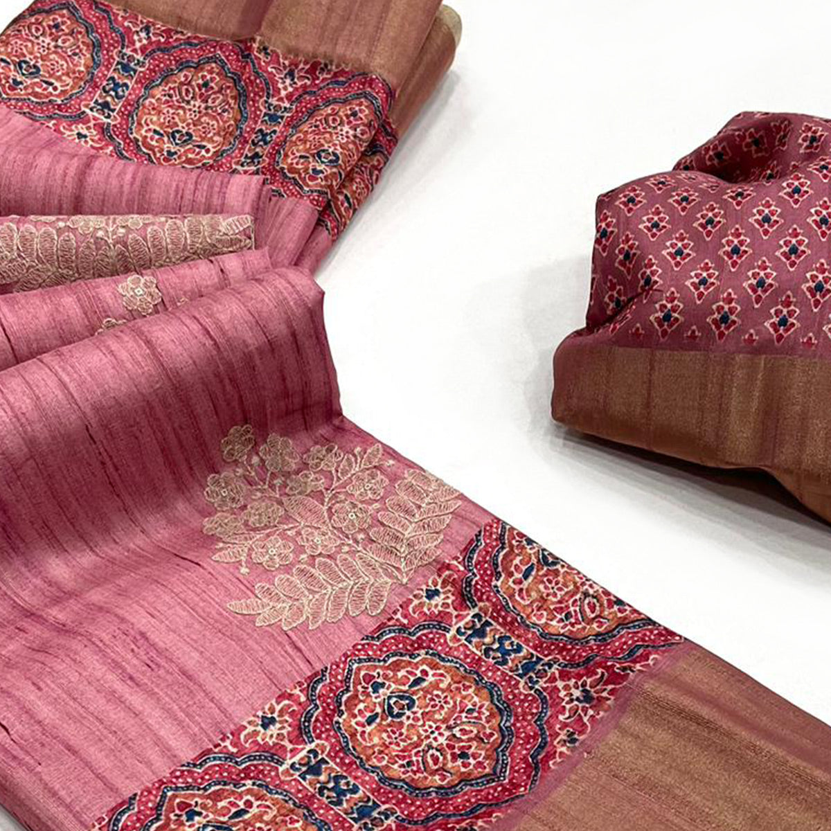 Embroidered Floral Dusty Pink Khaadi Saree with Ethnic Weaving Border