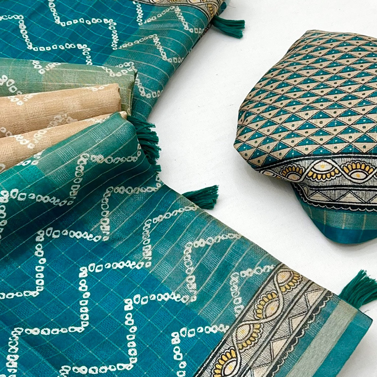 Beige & Teal Maheshwari Cotton Silk Saree with Zig-Zag Pattern