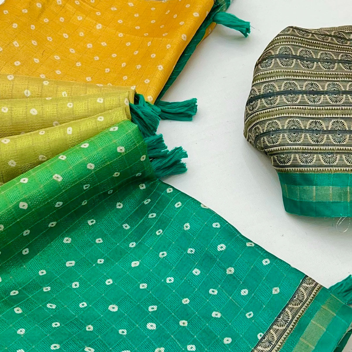 Multicolor Cotton Silk Maheshwari Saree with Bandhani Motifs