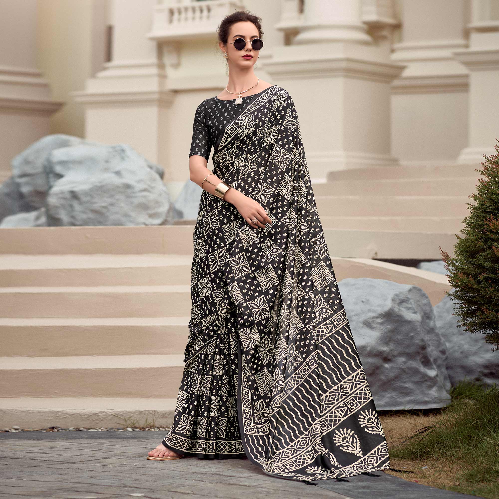 Black Floral Printed Mul Pure Silk Saree